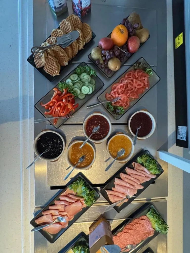 Breakfast in Tjeldsundbrua Hotel