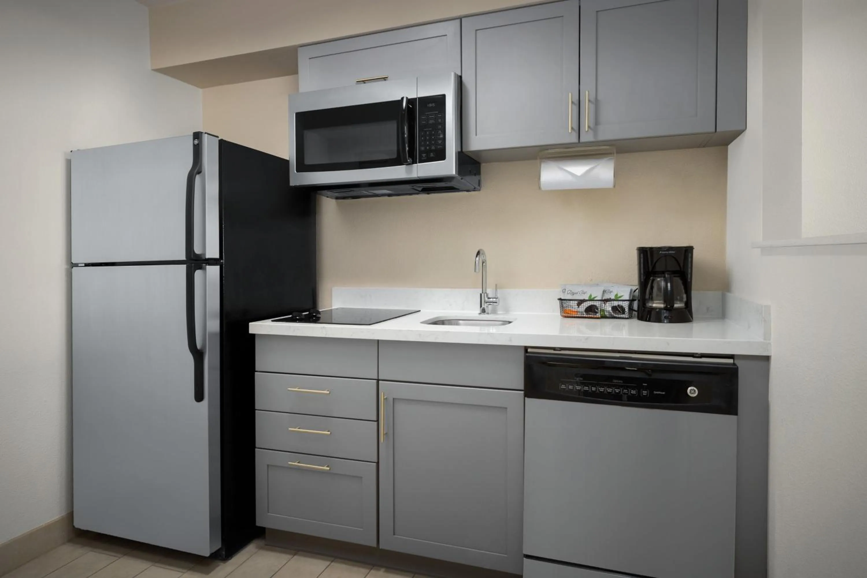 Kitchen or kitchenette in Residence Inn Washington, DC Foggy Bottom