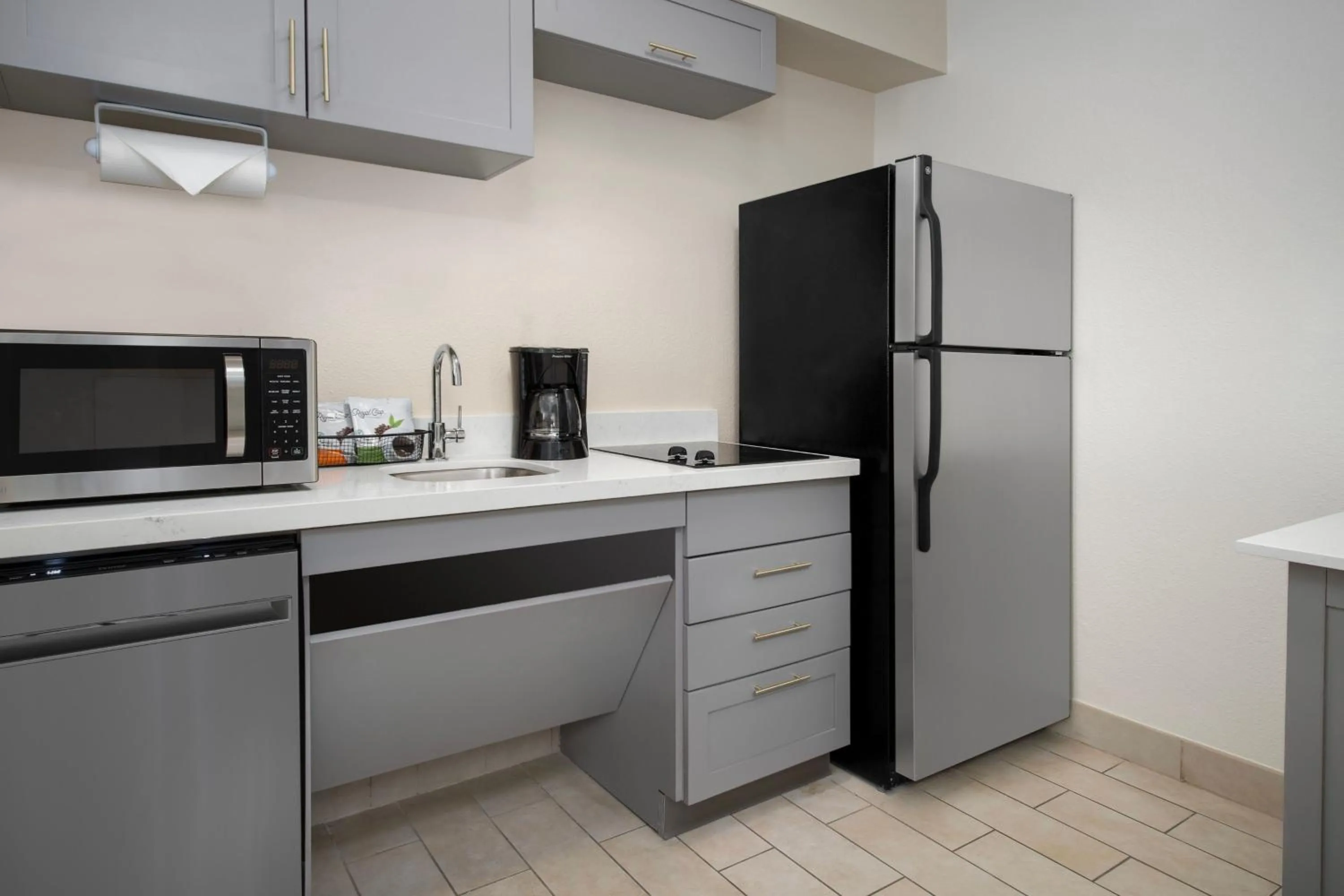 Kitchen or kitchenette in Residence Inn Washington, DC Foggy Bottom
