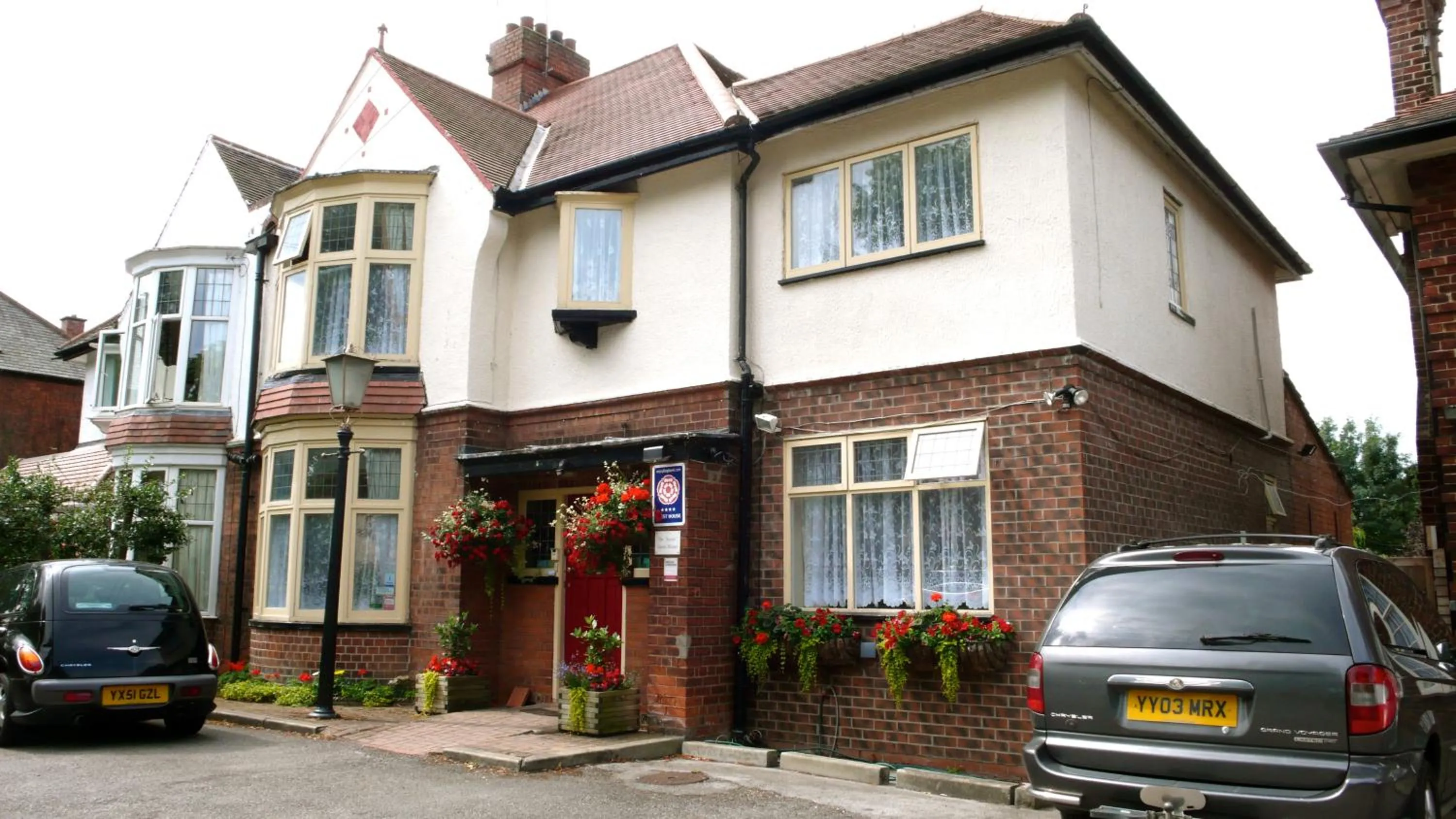 Property building in Acorn Guest House in Hull