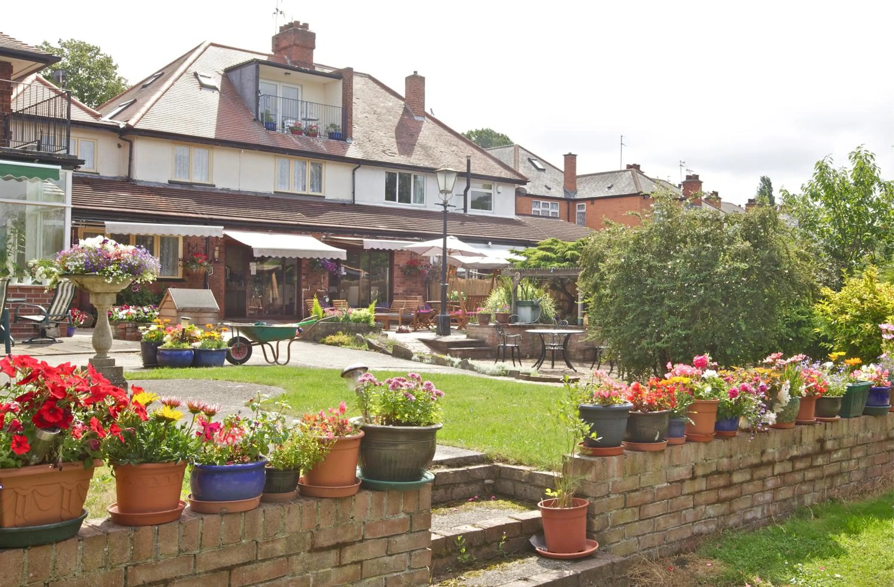 Property building in Acorn Guest House in Hull
