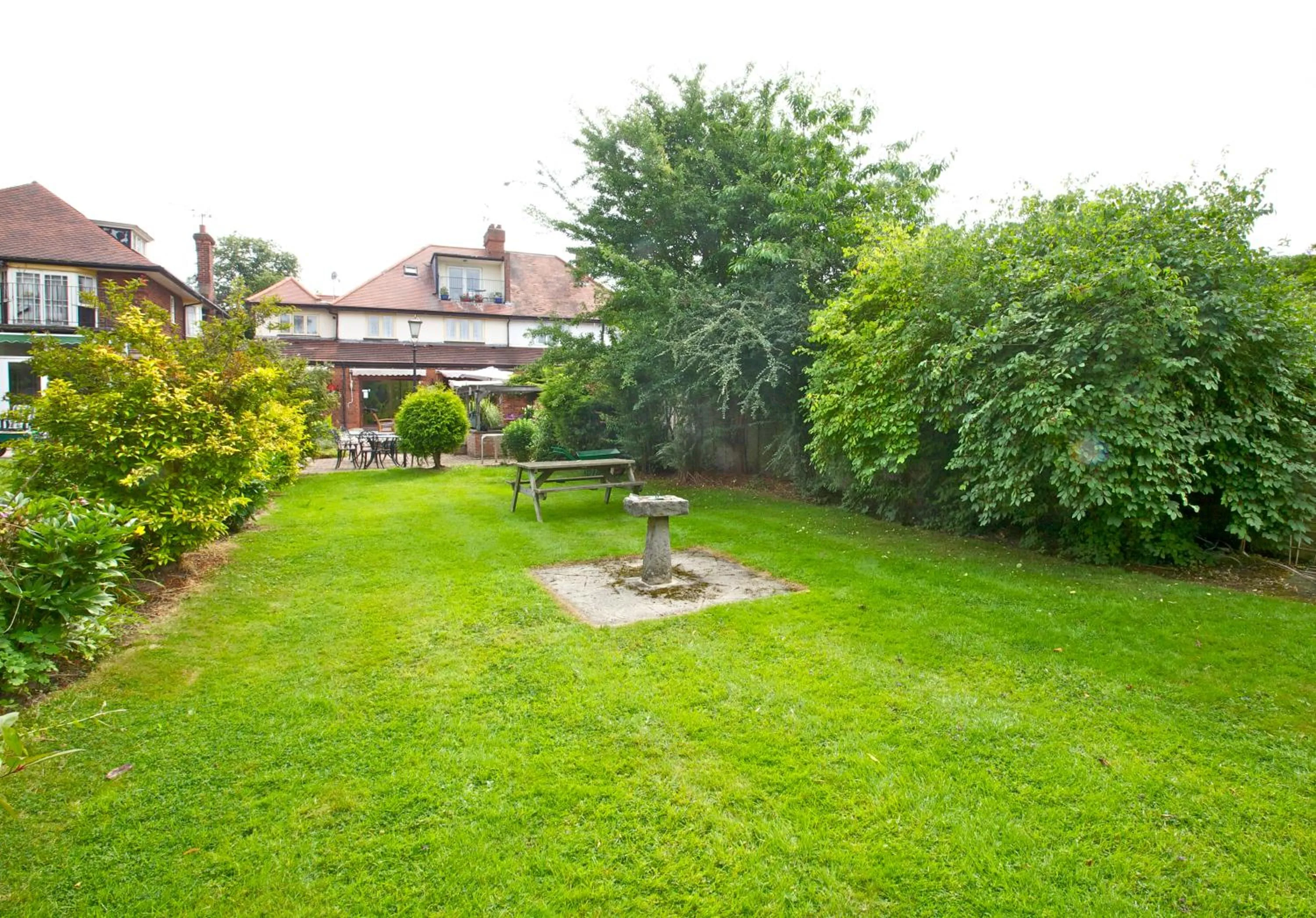Garden in Acorn Guest House in Hull