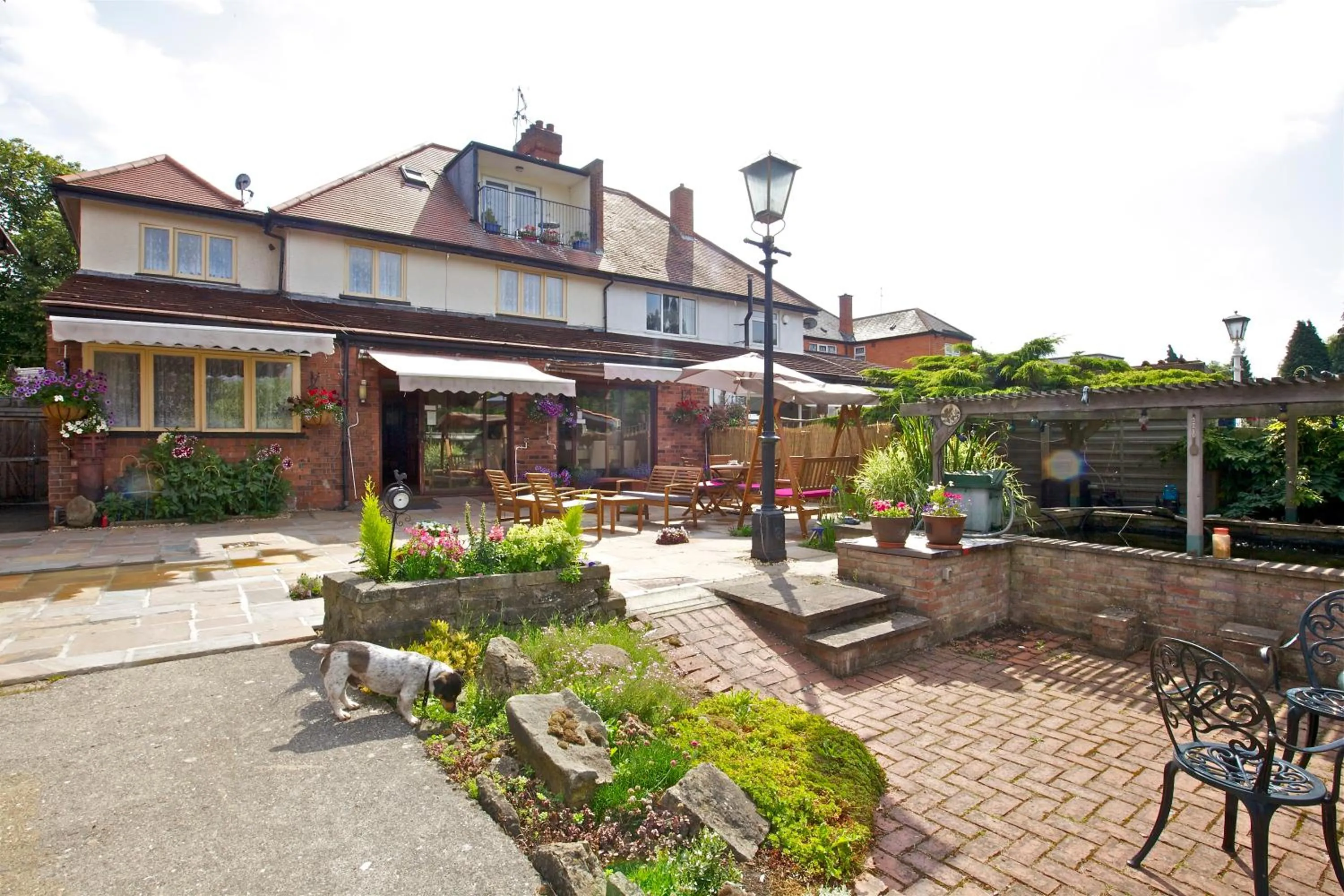 Property building in Acorn Guest House in Hull