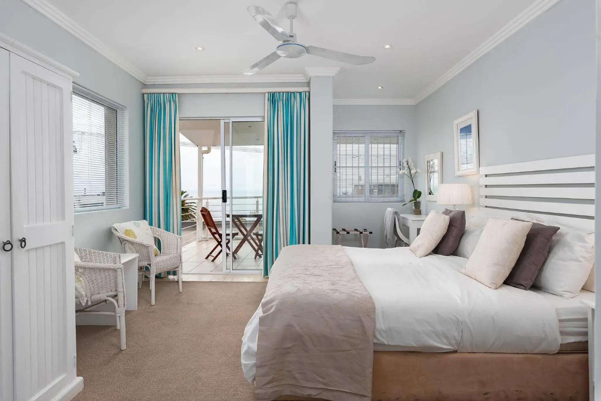 Double or Twin Room with Kitchenette in 61 on Camps Bay Double or Twin Room with Kitchenette in 61 on Camps Bay