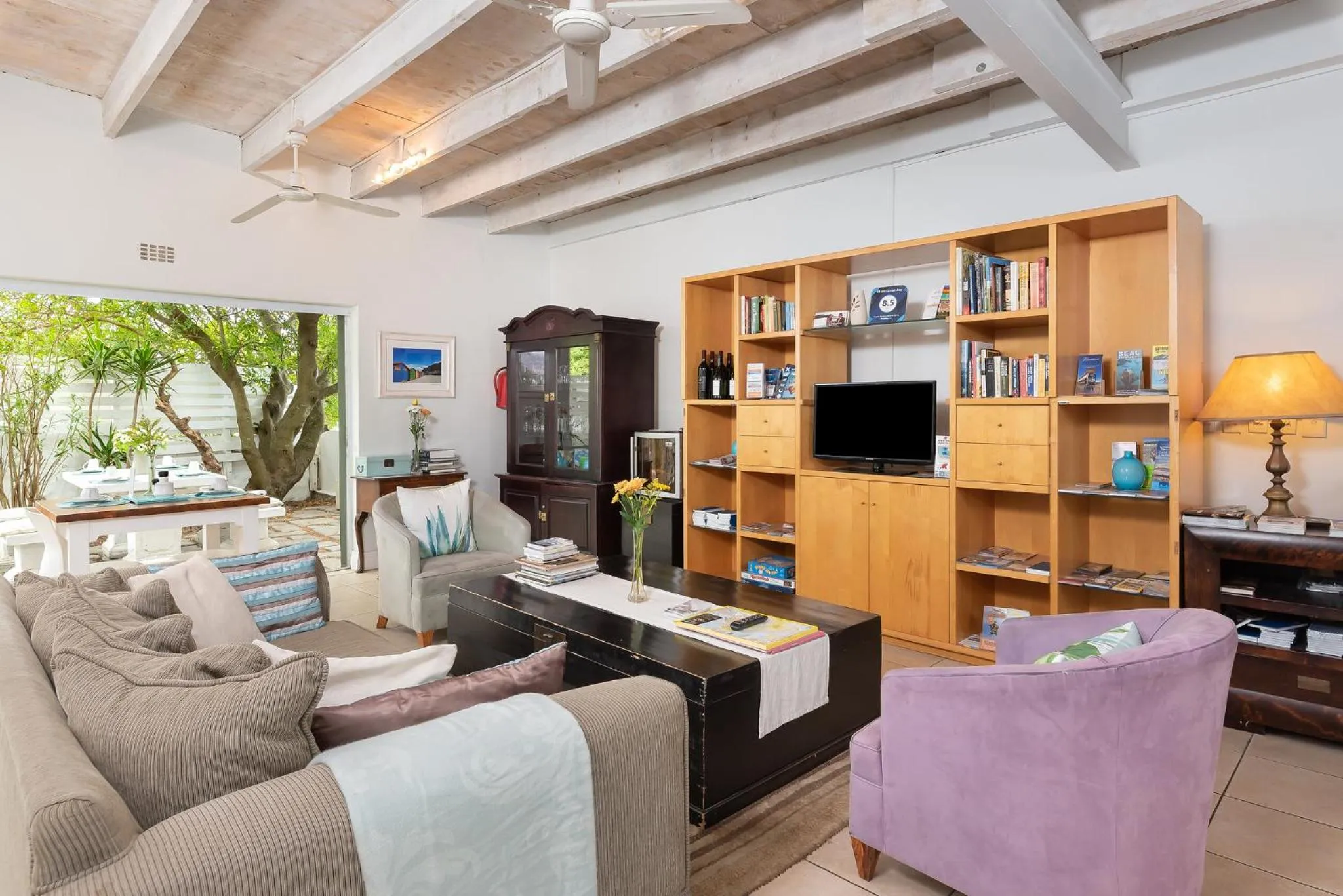 Text overlay in 61 on Camps Bay