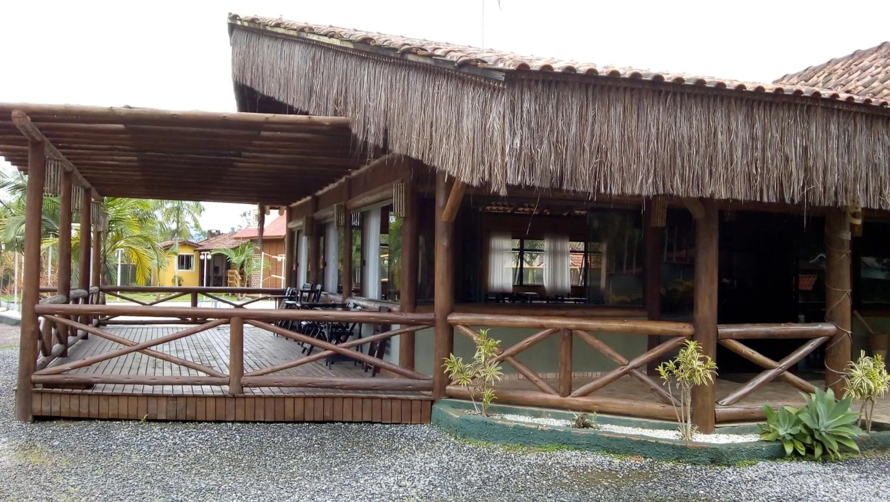 Restaurant/places to eat in Pousada Rancho do Nhesko