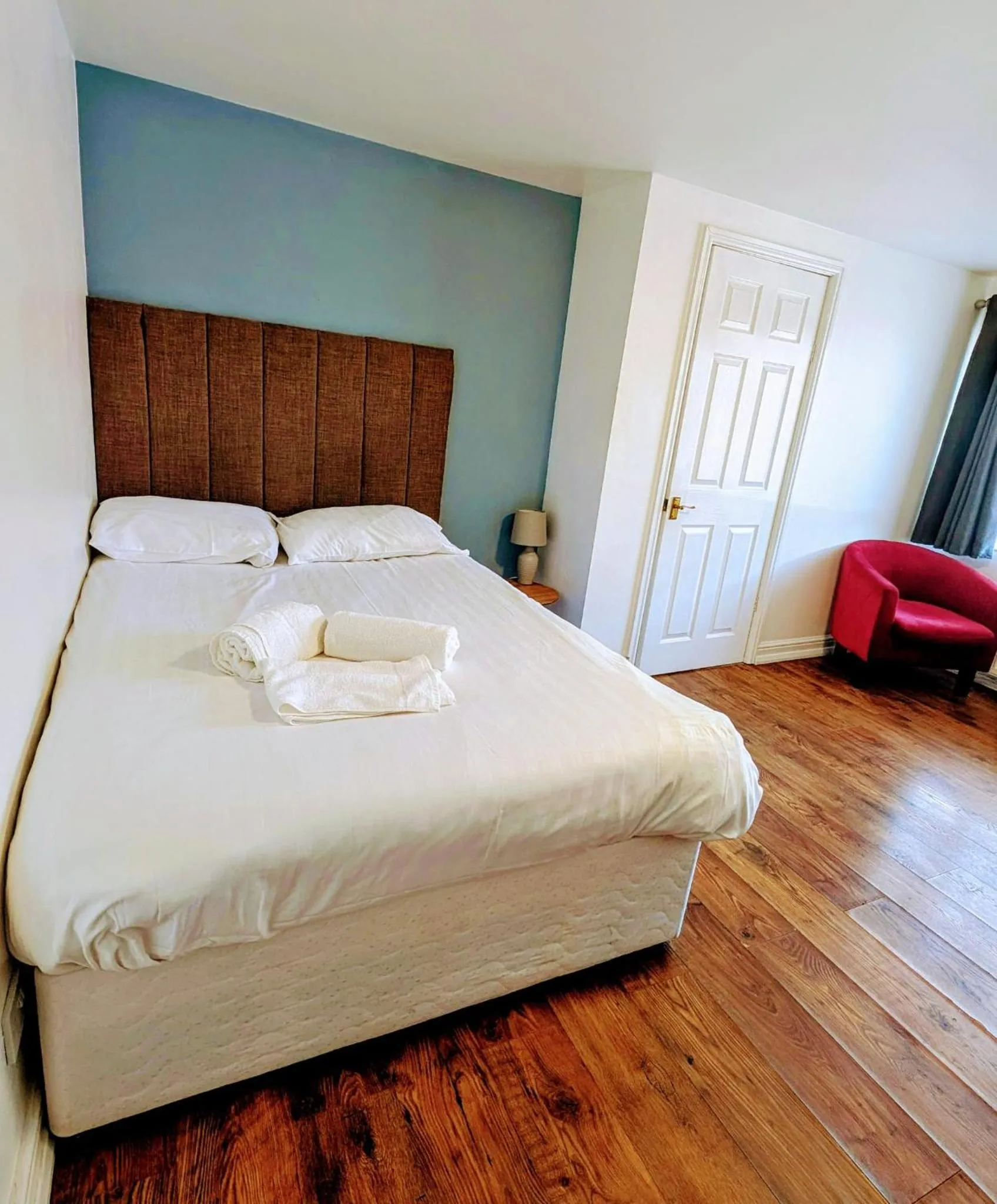 Bedroom, Bed in OYO Aparthotel Hathern - Loughborough