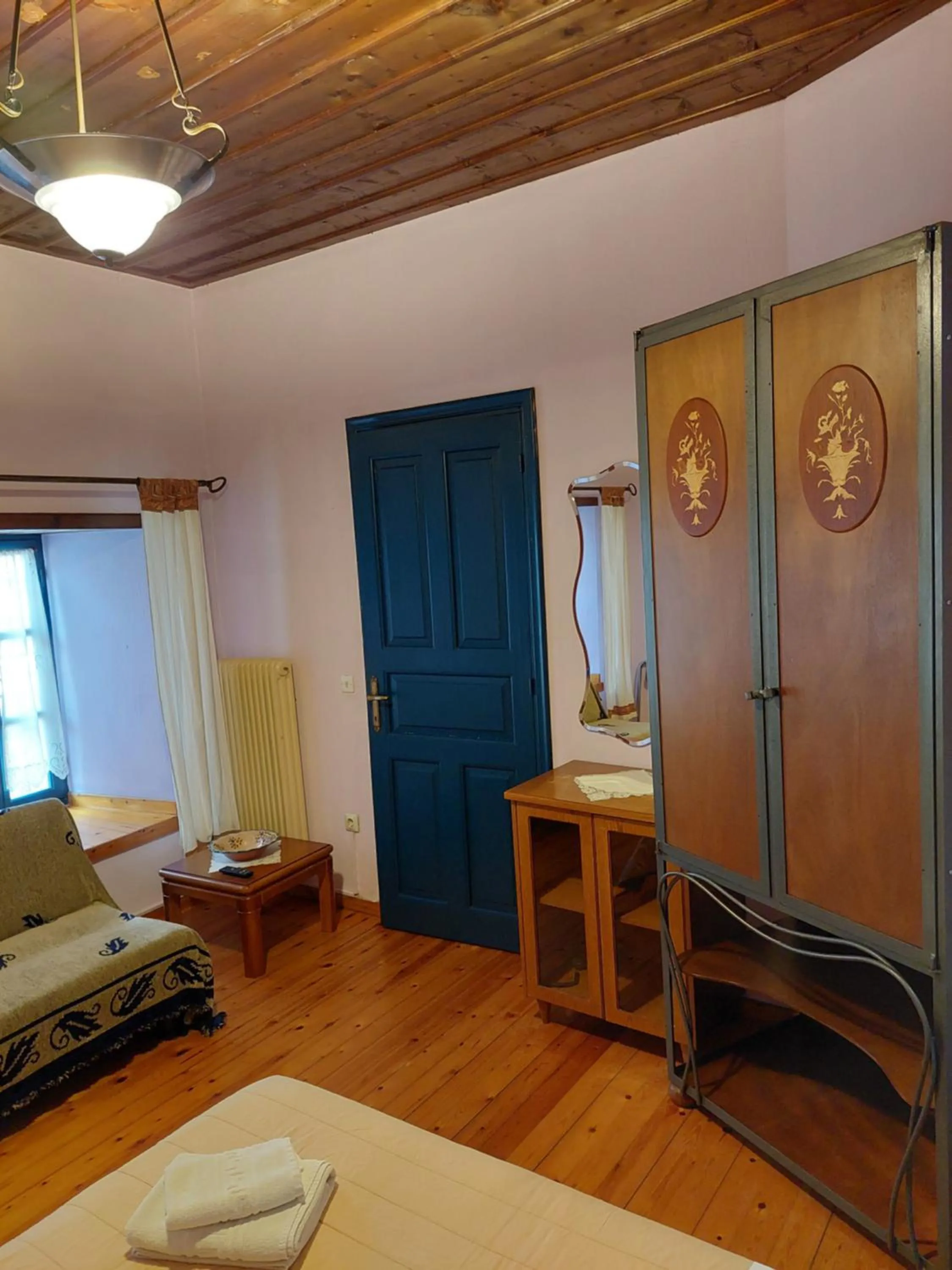 Decorative detail in House Mitsiou Traditional Inn