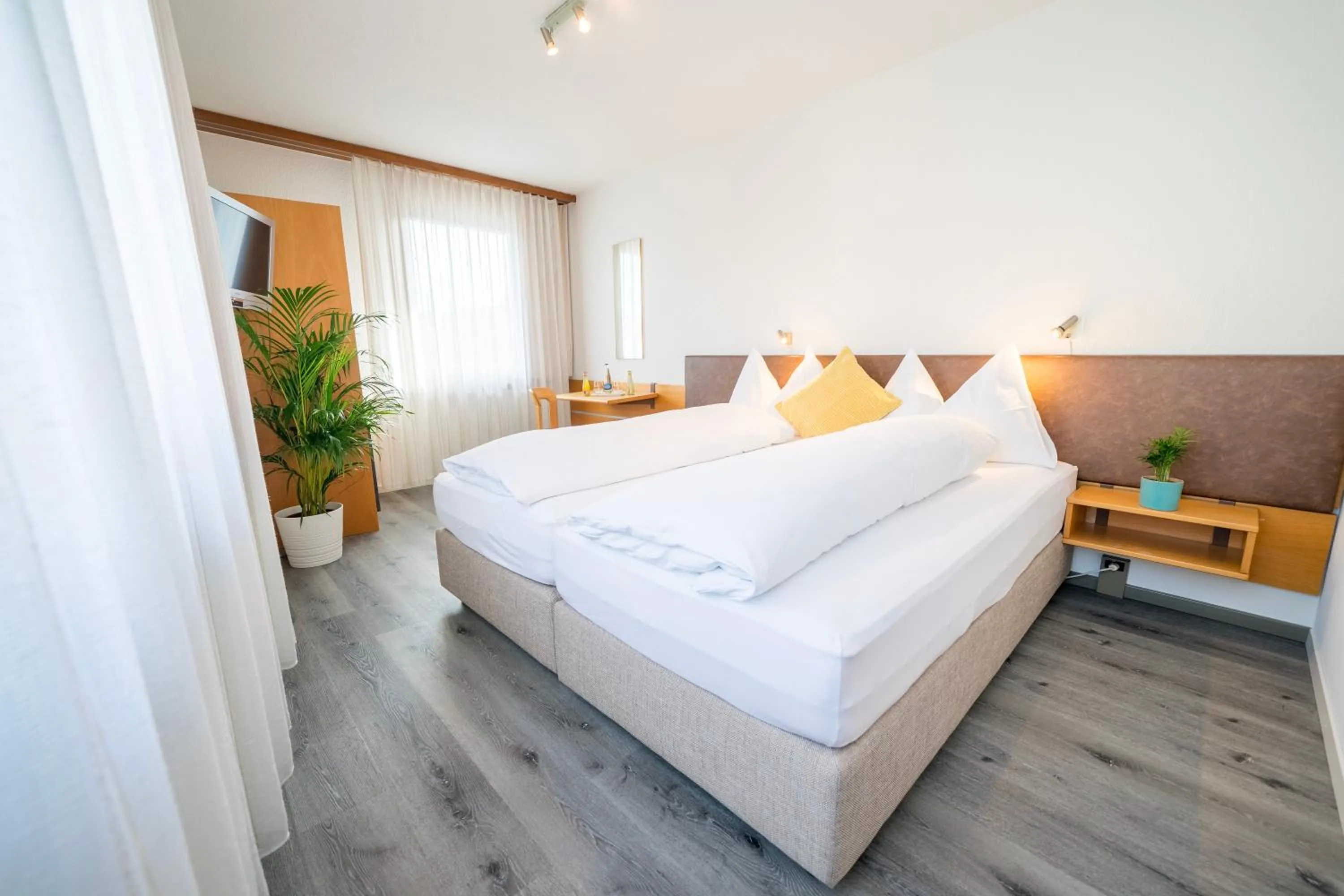 Photo of the whole room, Bed in Hotel Sonne - Self Check-in