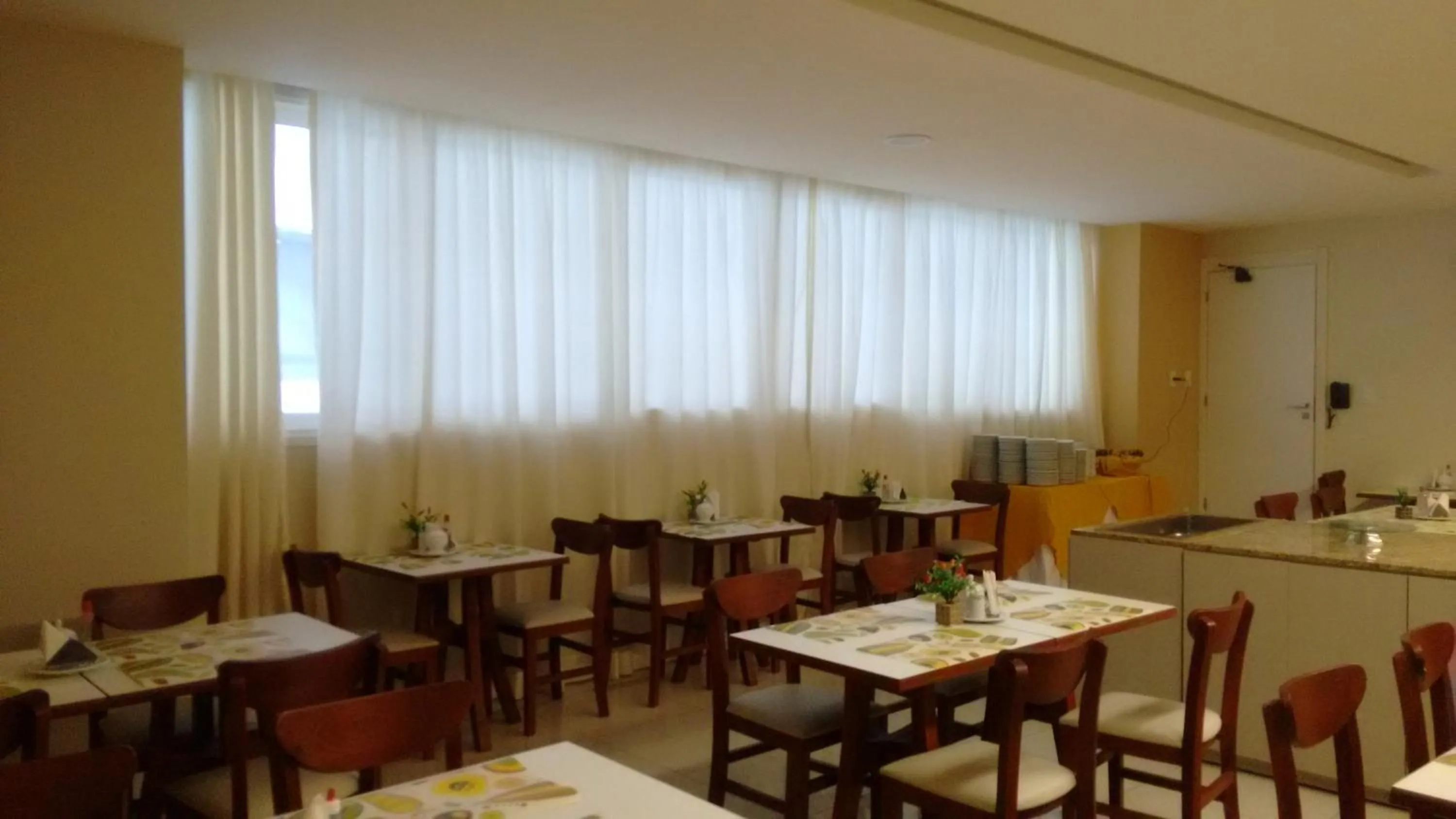 Restaurant/places to eat in Atalaia Apart Hotel