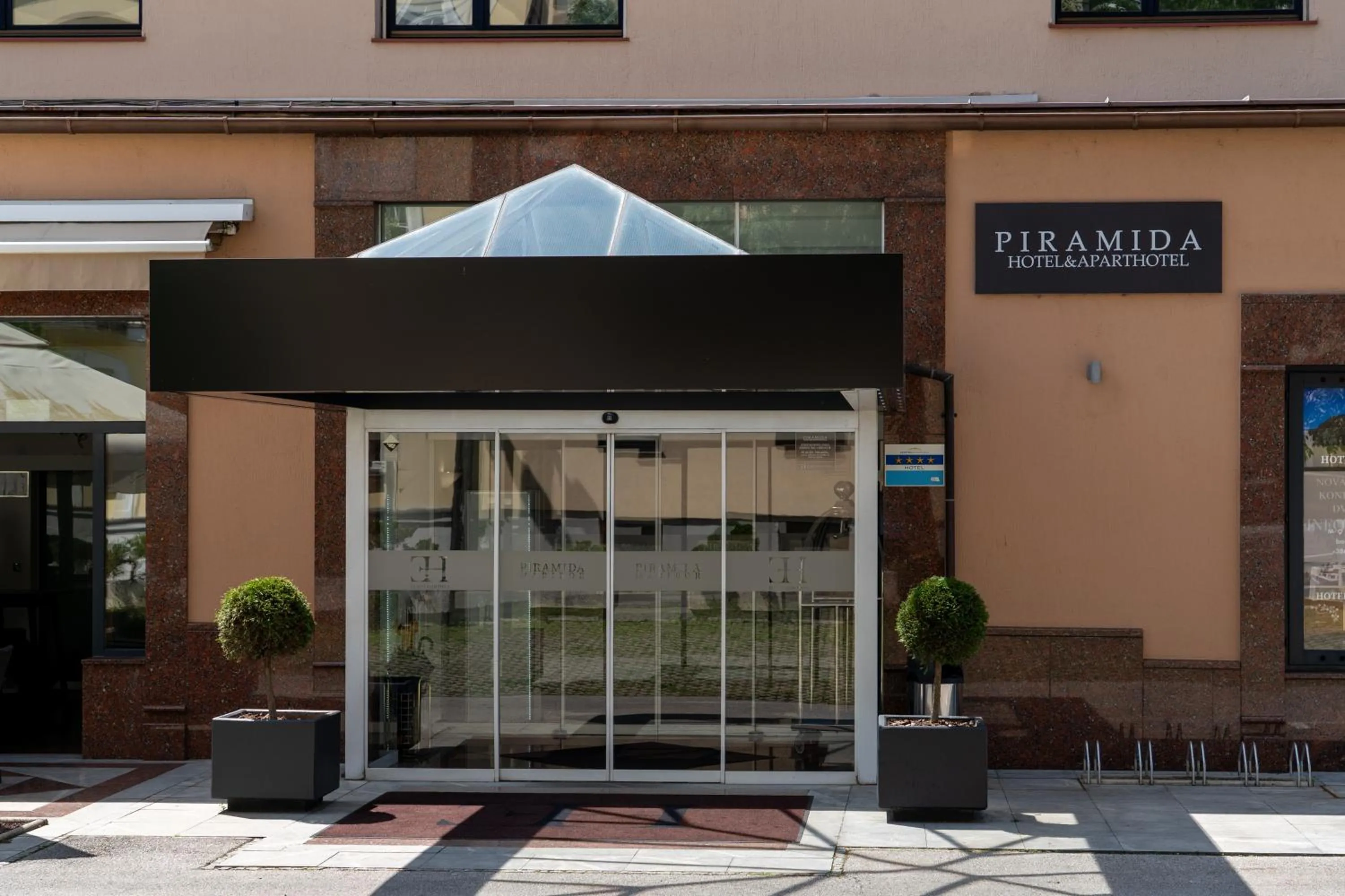 Property building in Hotel Piramida