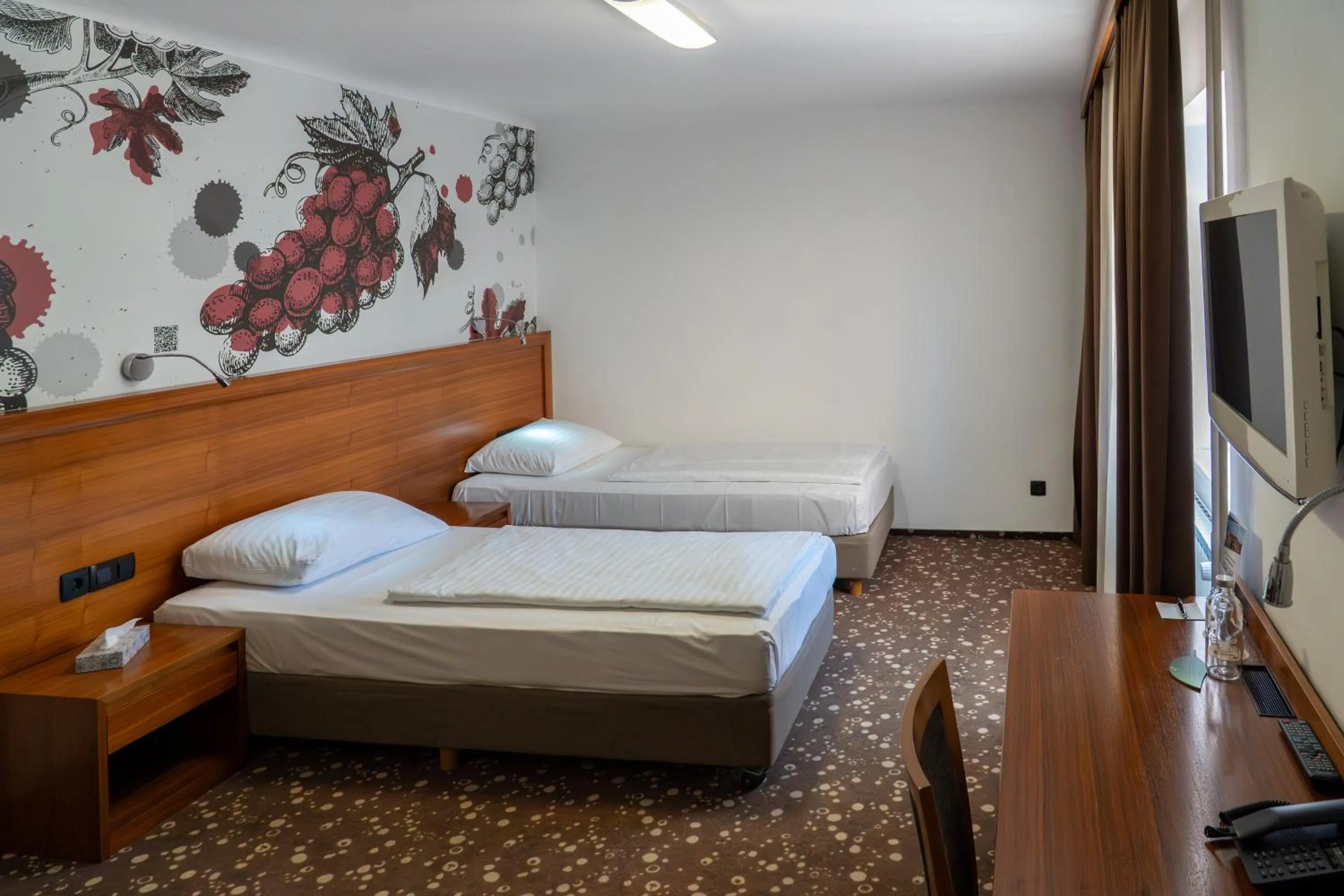 Bedroom, Bed in Hotel Piramida