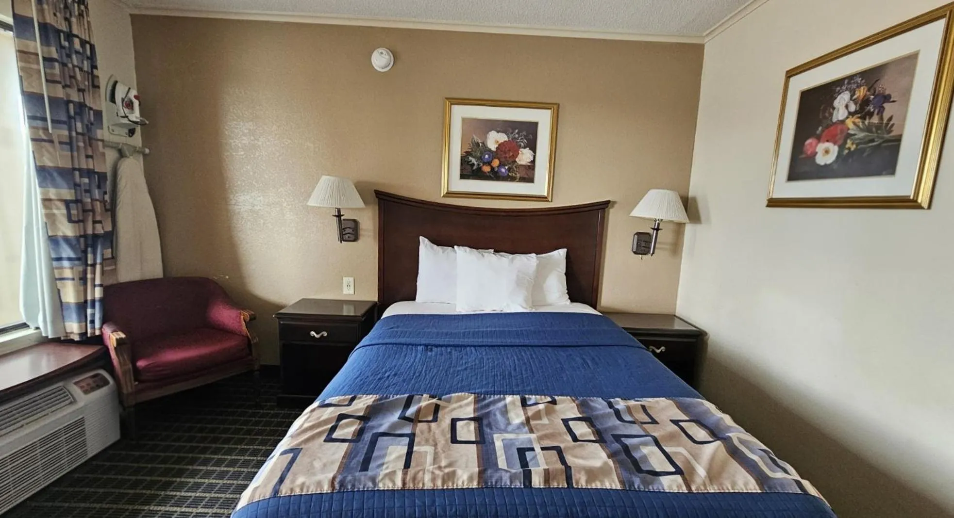 Bed in Americas Best Value Inn Mount Vernon