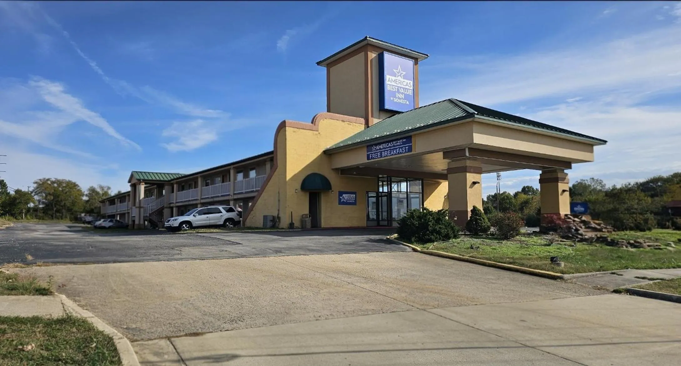 Property building in Americas Best Value Inn Mount Vernon