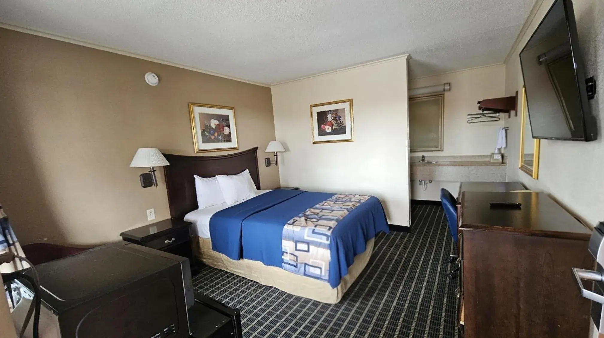Standard Double Room - single occupancy in Americas Best Value Inn Mount Vernon Standard Double Room - single occupancy in Americas Best Value Inn Mount Vernon