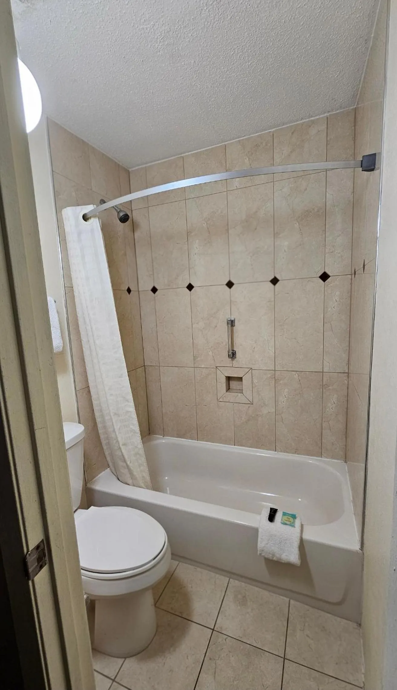 Shower in Americas Best Value Inn Mount Vernon