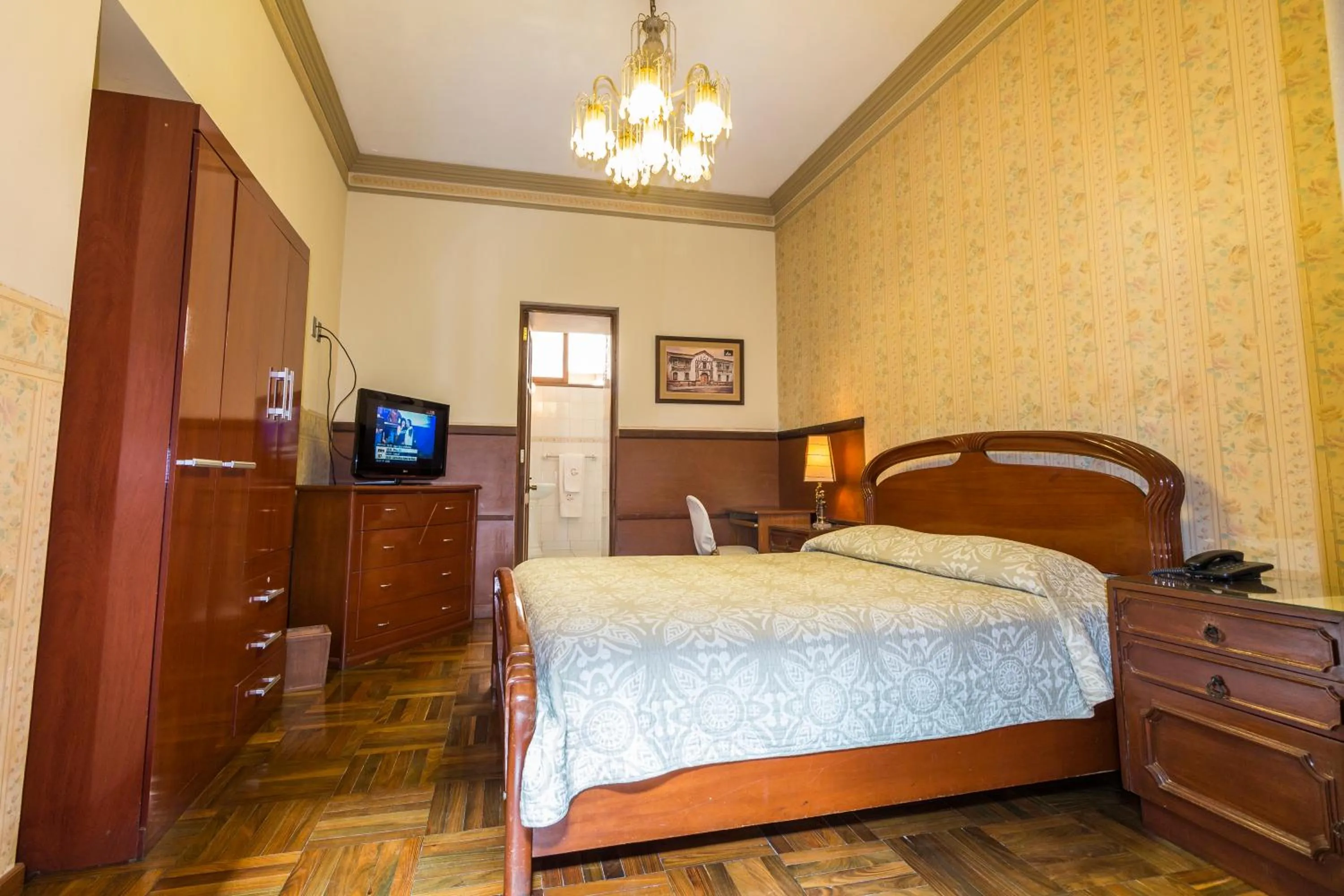 Bed in Capital Plaza Hotel