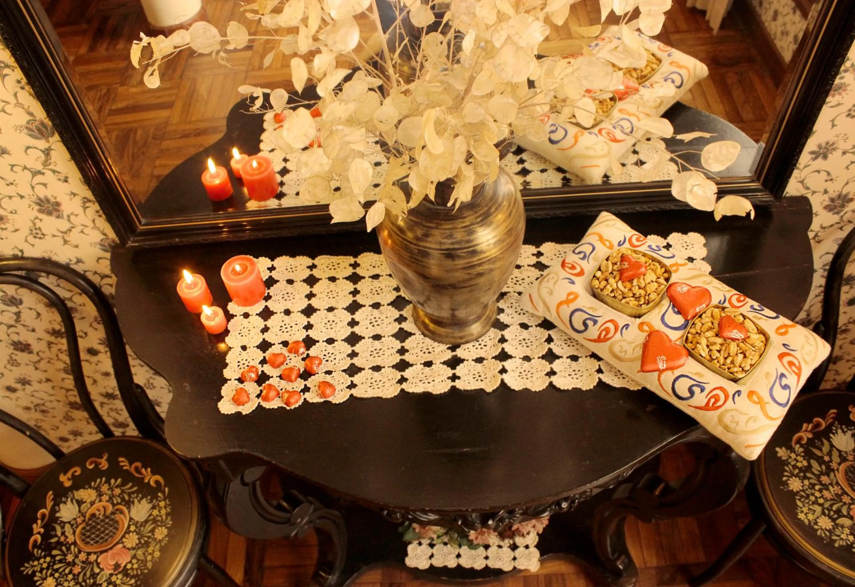 Photo of the whole room in Capital Plaza Hotel