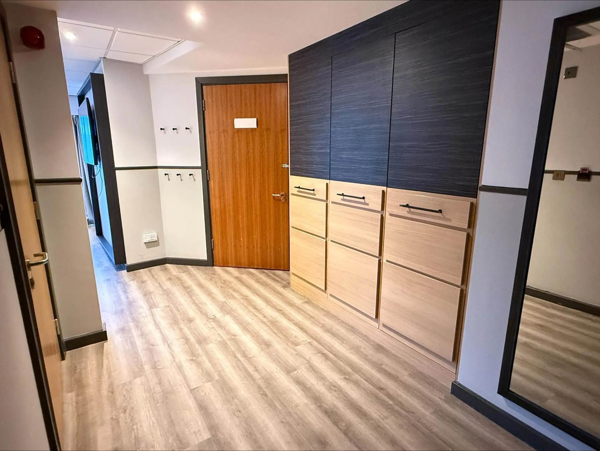 wardrobe in DoubleTree by Hilton Coventry Building Society Arena