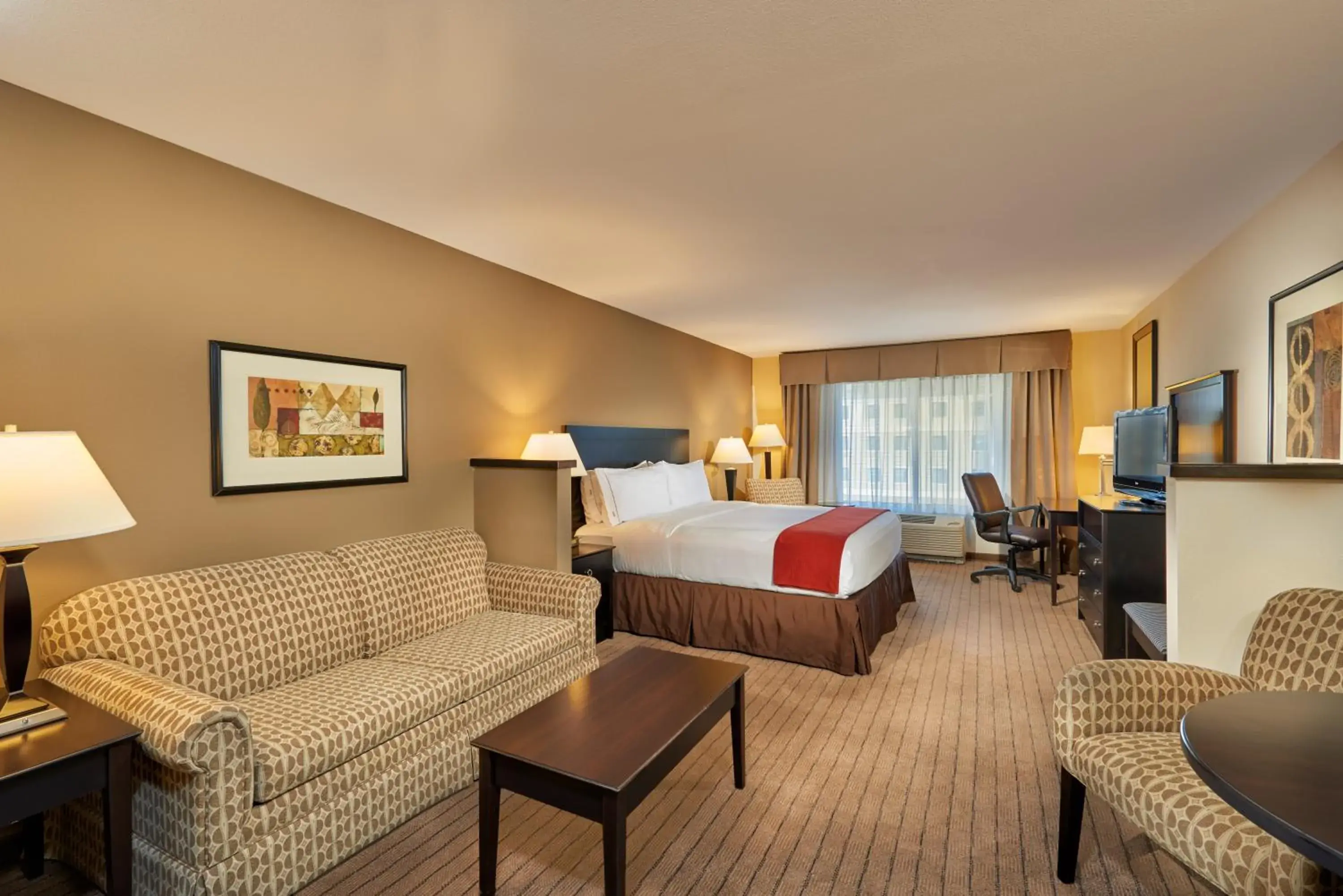 King Suite in Holiday Inn Express & Suites El Paso Airport by IHG King Suite in Holiday Inn Express & Suites El Paso Airport by IHG