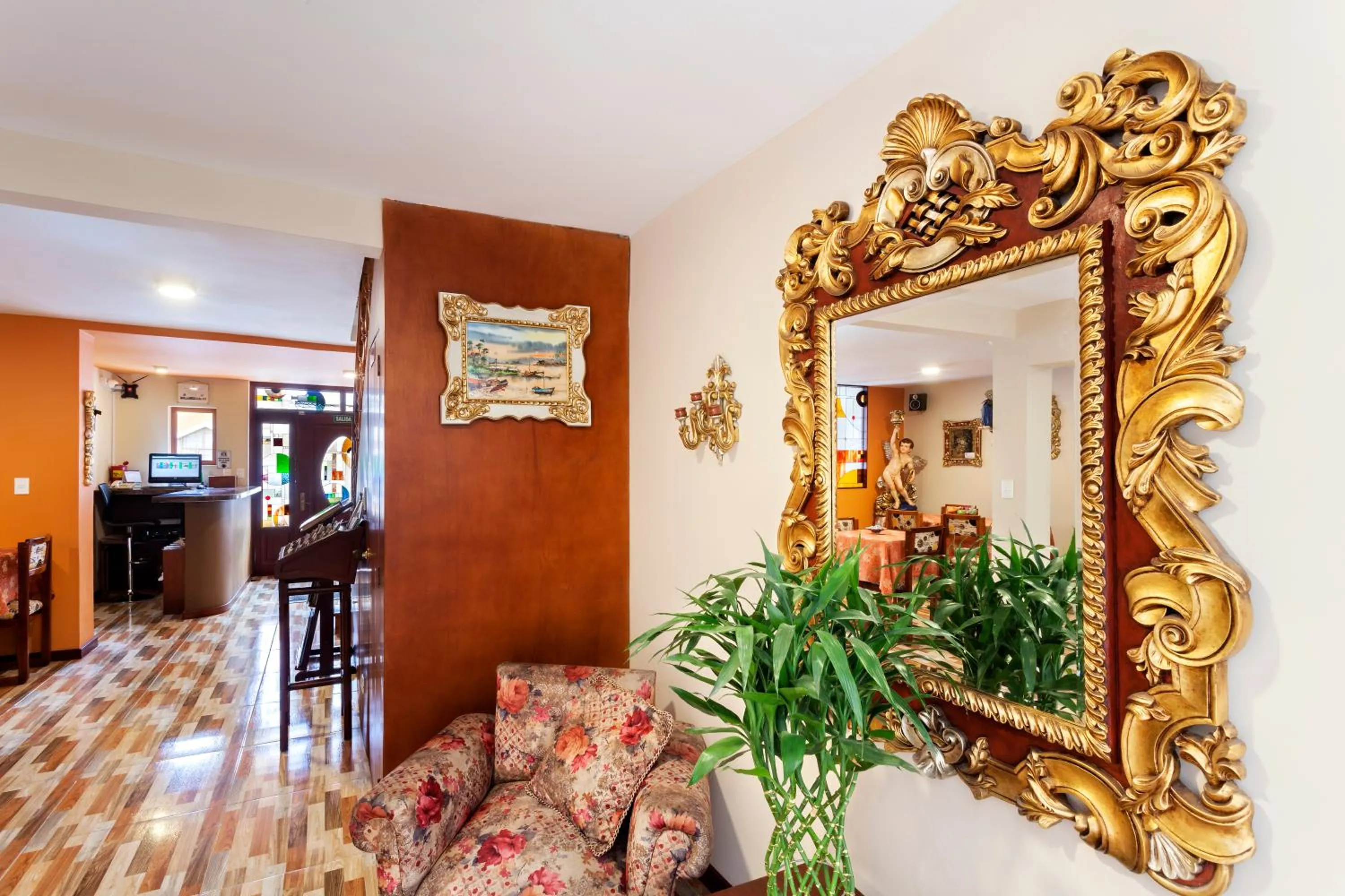 Day in Hotel Francés La Maison