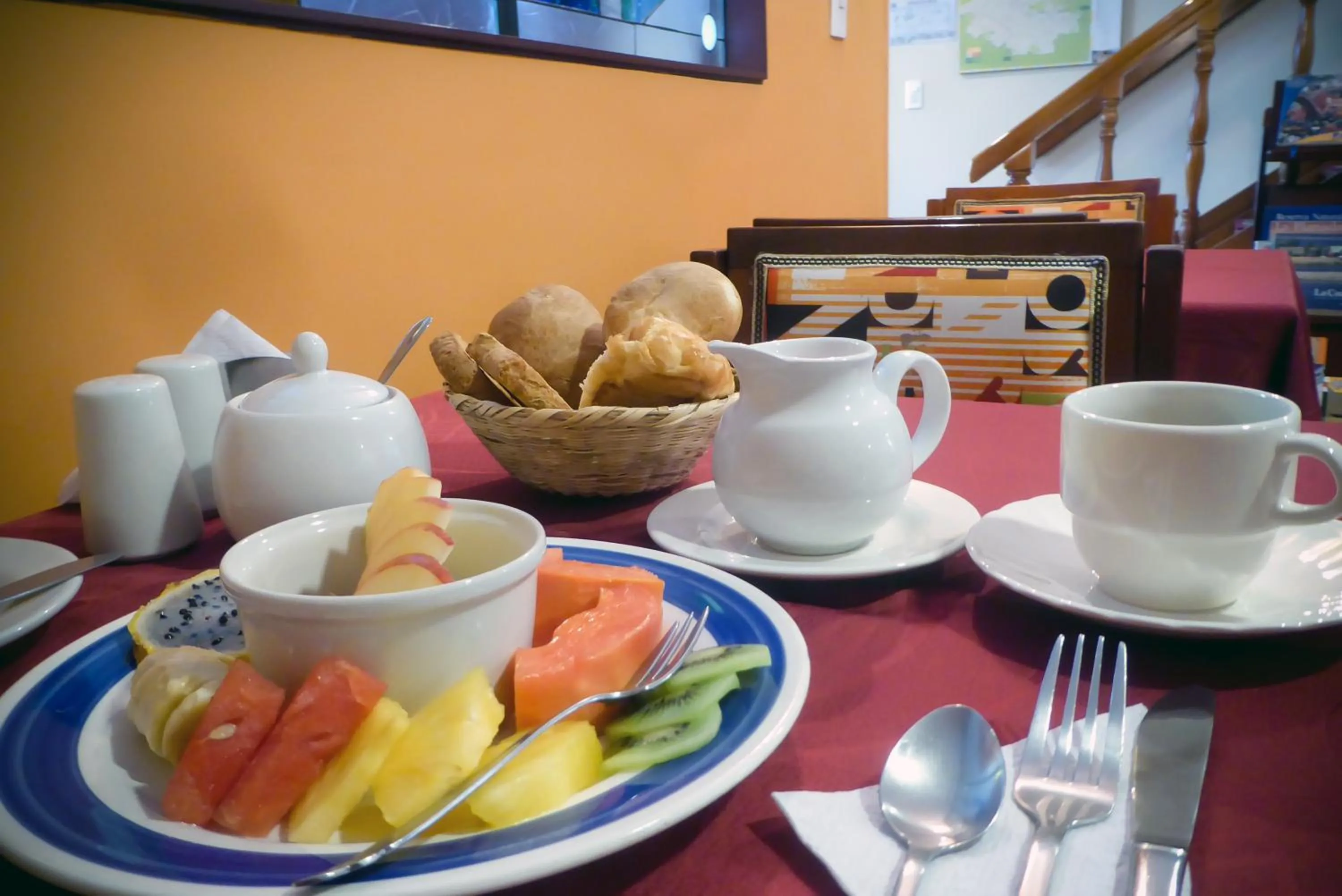 Food and drinks in Hotel Francés La Maison