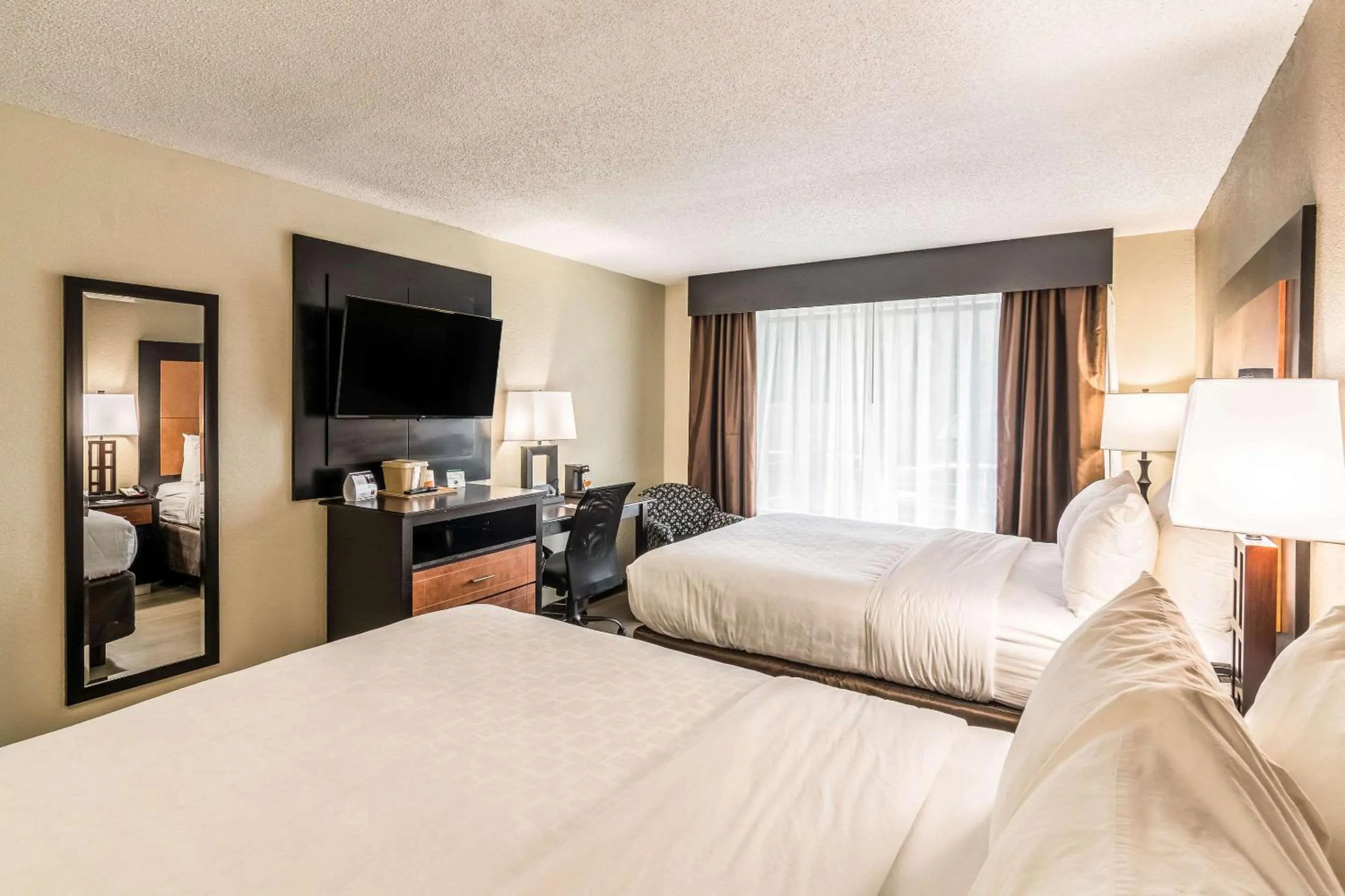 Bedroom, Bed in Quality Inn Pensacola North