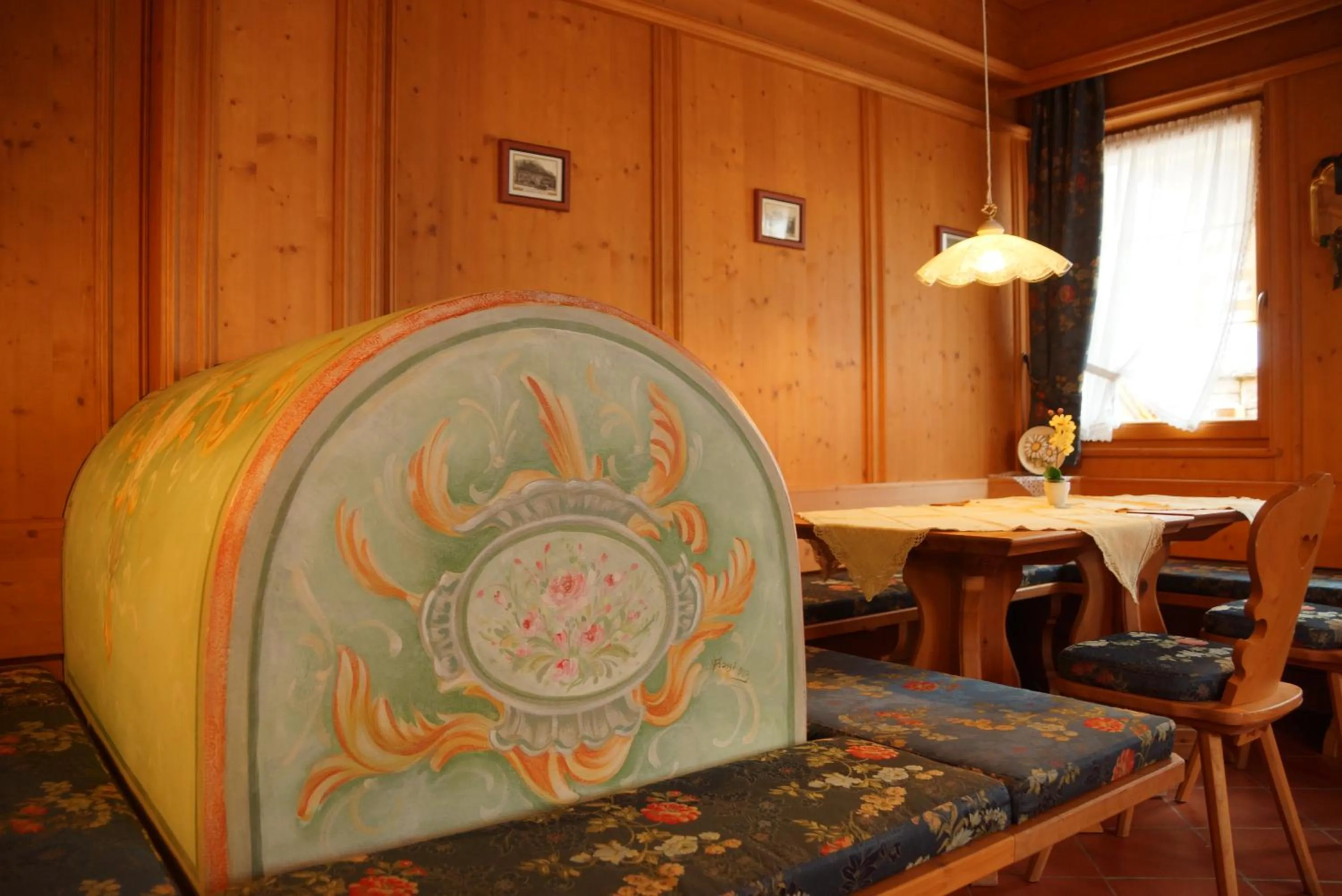 Communal lounge/ TV room in Residence Baita Antlia