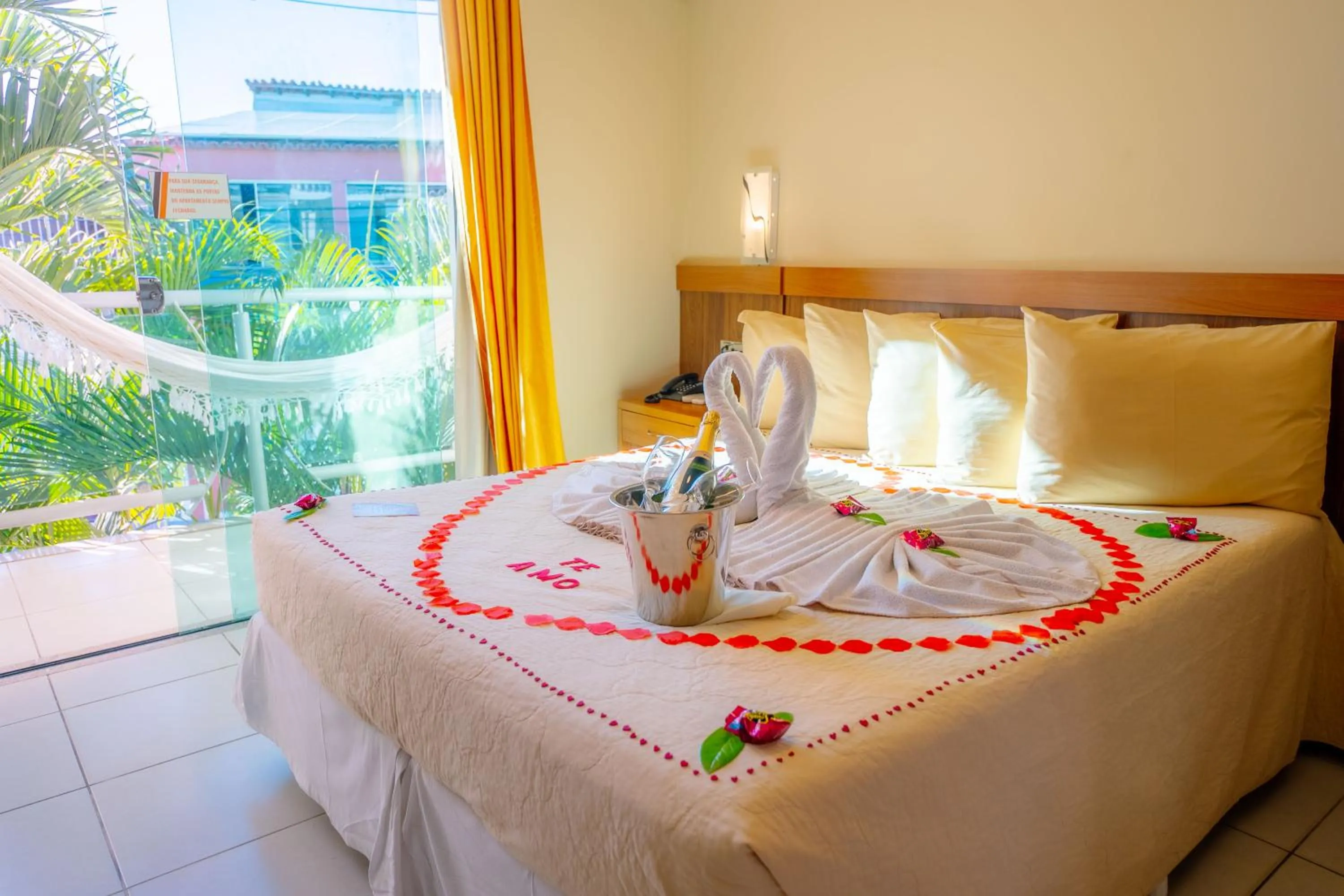 Decorative detail, Bed in Rede Andrade Terra Brasil