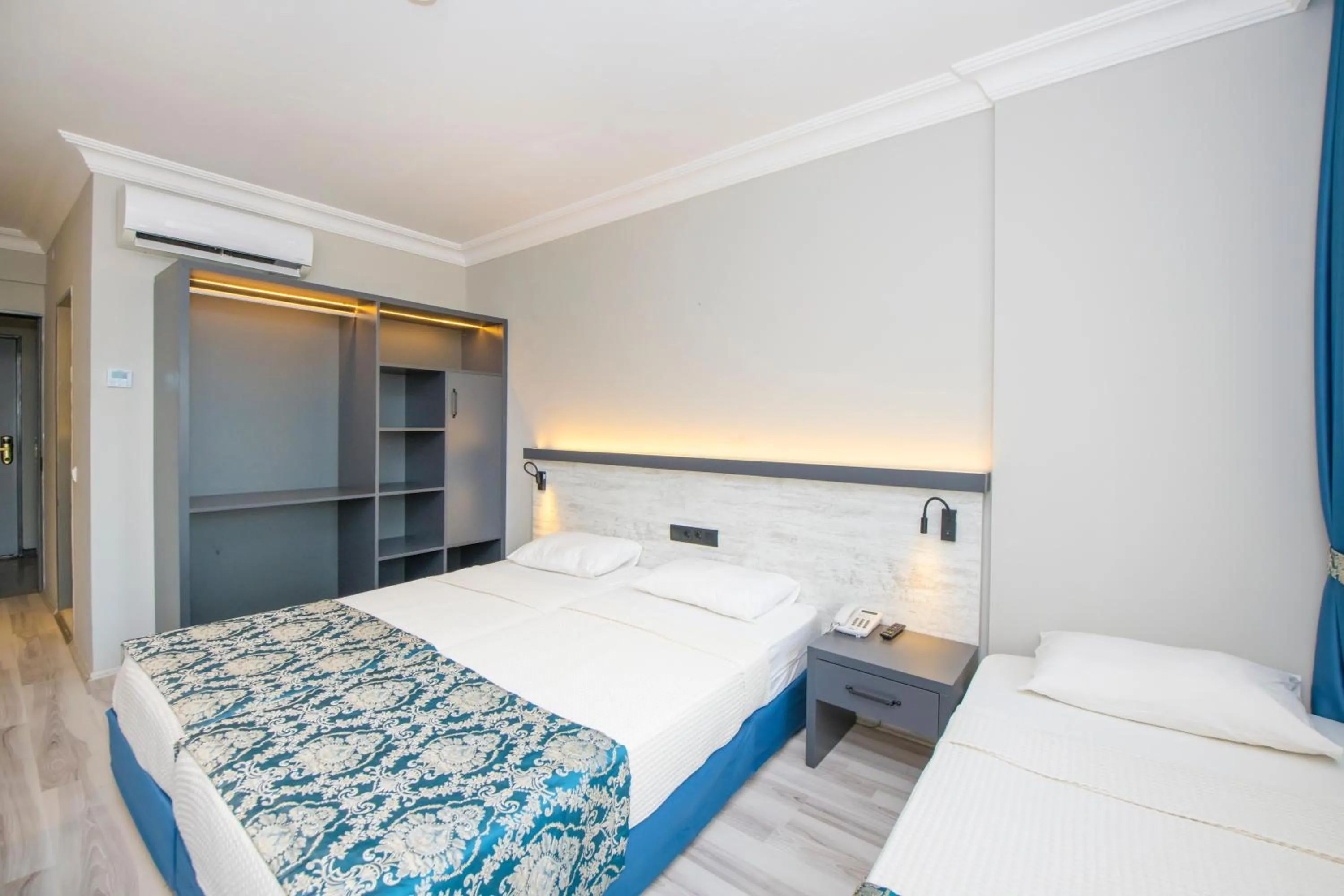 Photo of the whole room, Bed in Golden Moon Hotel