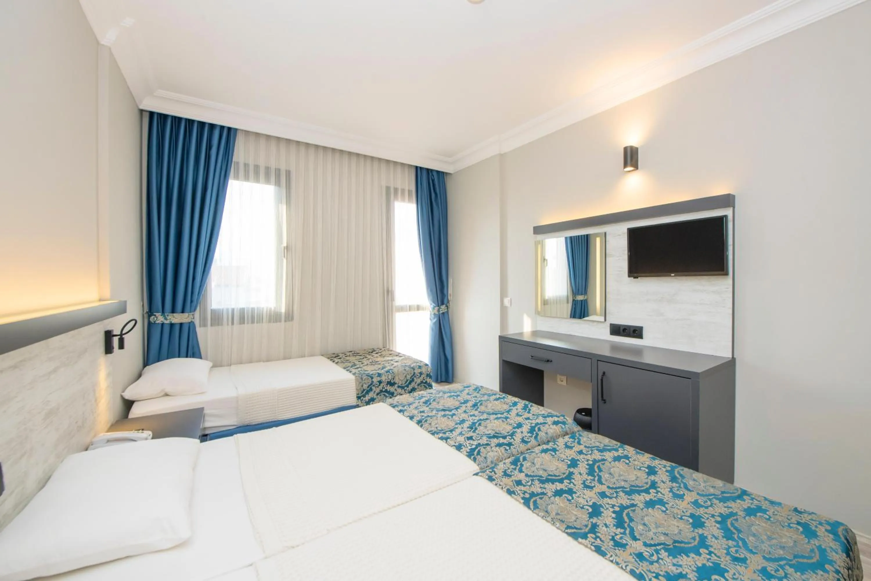 Photo of the whole room, Bed in Golden Moon Hotel