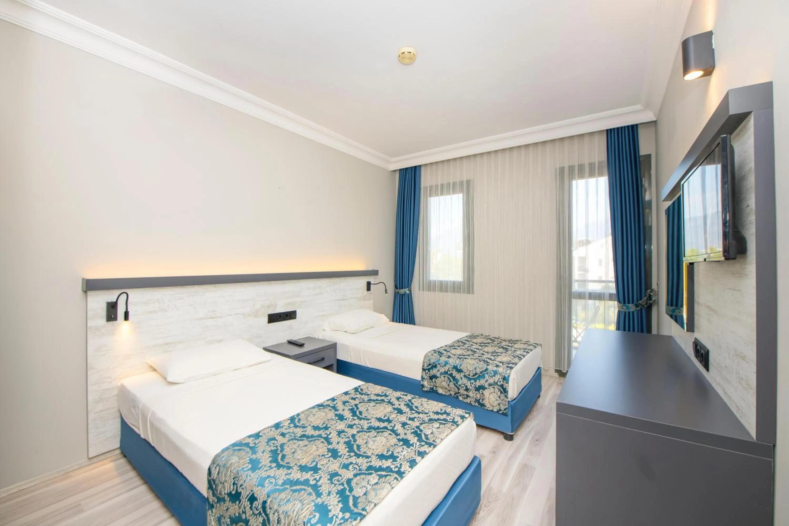 Photo of the whole room, Bed in Golden Moon Hotel