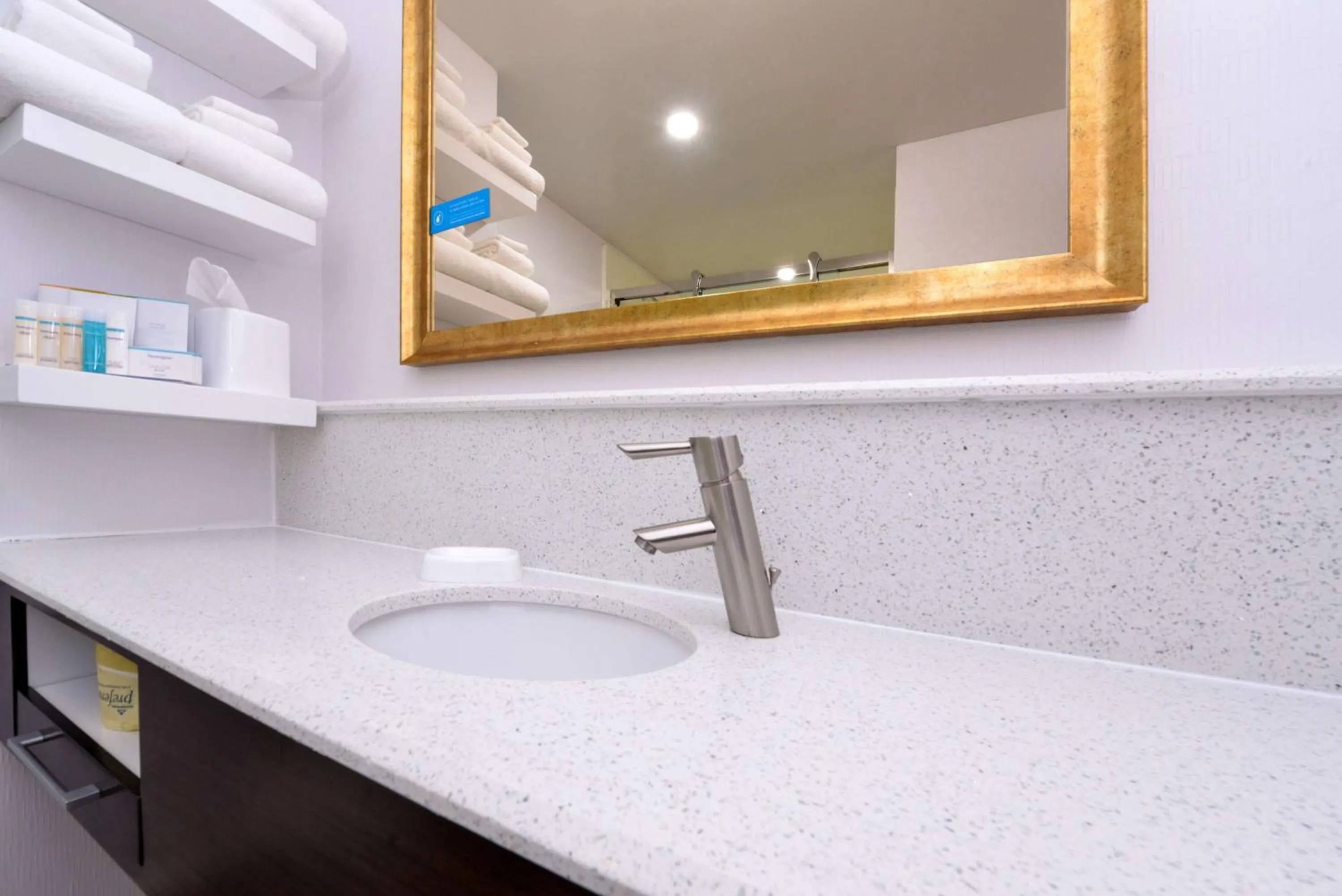 Bathroom in Hampton Inn Tulsa Sand Springs