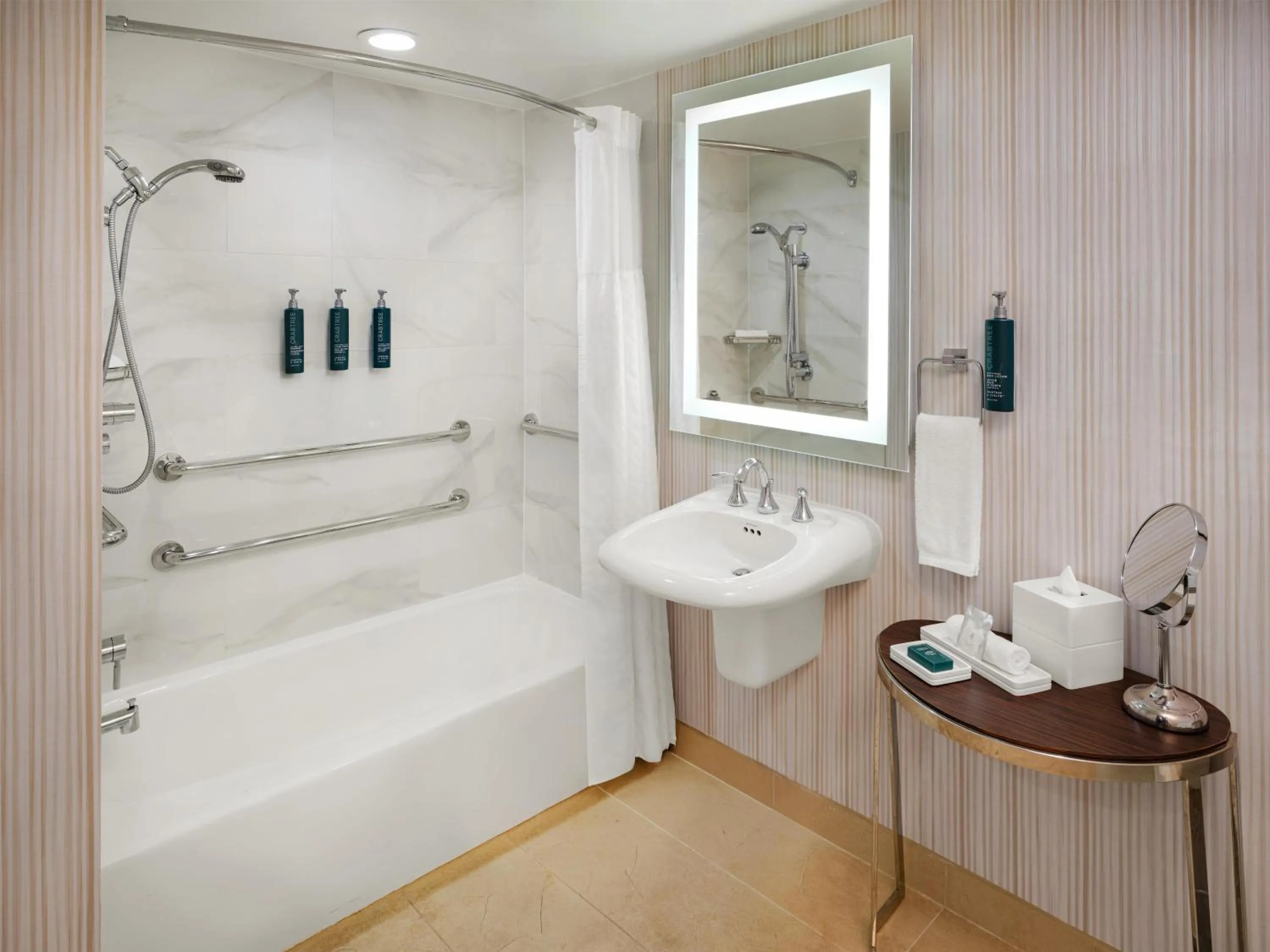 Bathroom in Hilton Washington DC/Rockville Hotel & Executive Meeting Center