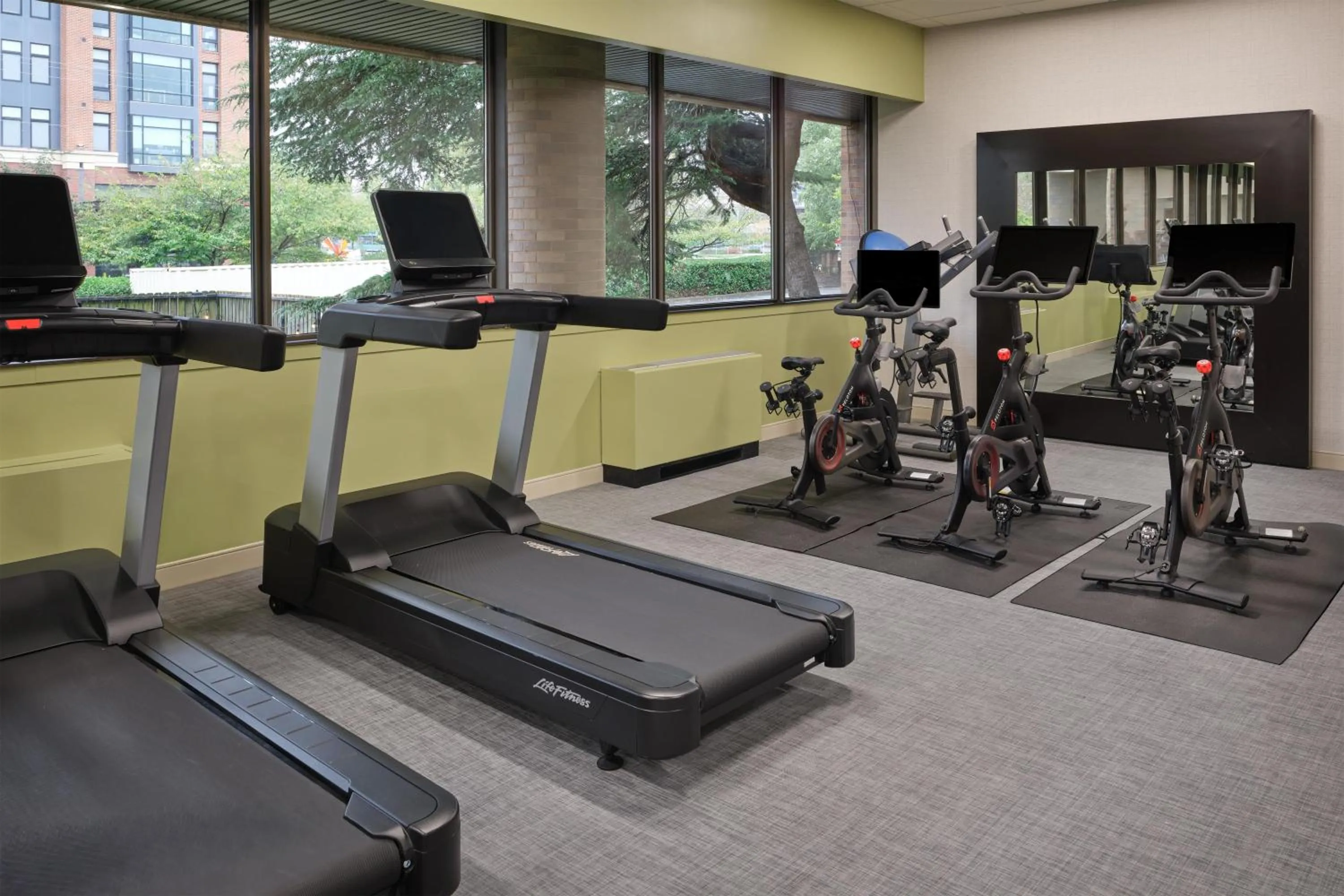 Fitness centre/facilities in Hilton Washington DC/Rockville Hotel & Executive Meeting Center