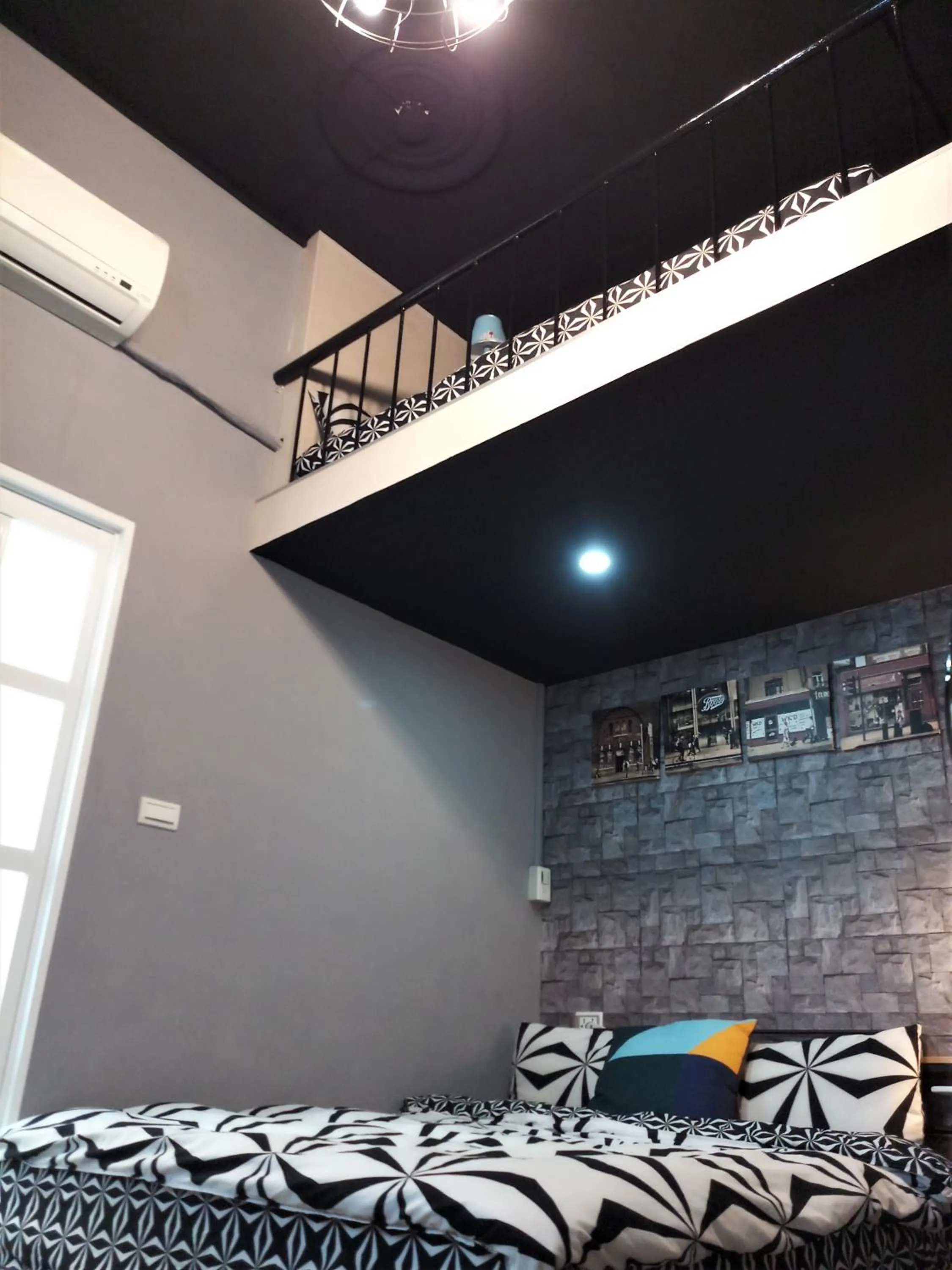 Photo of the whole room in Town Stay