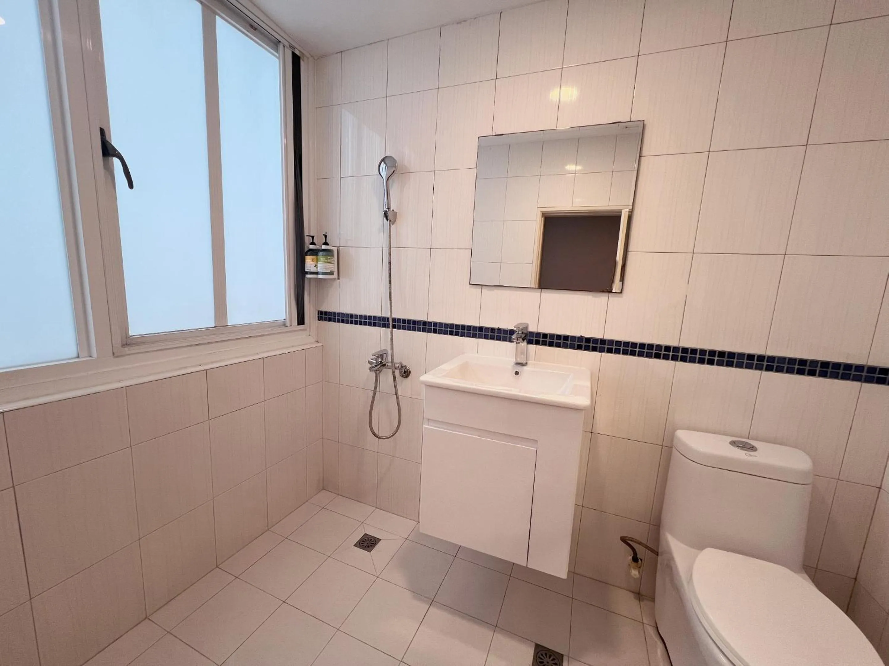 Toilet in Mu-In Hotel