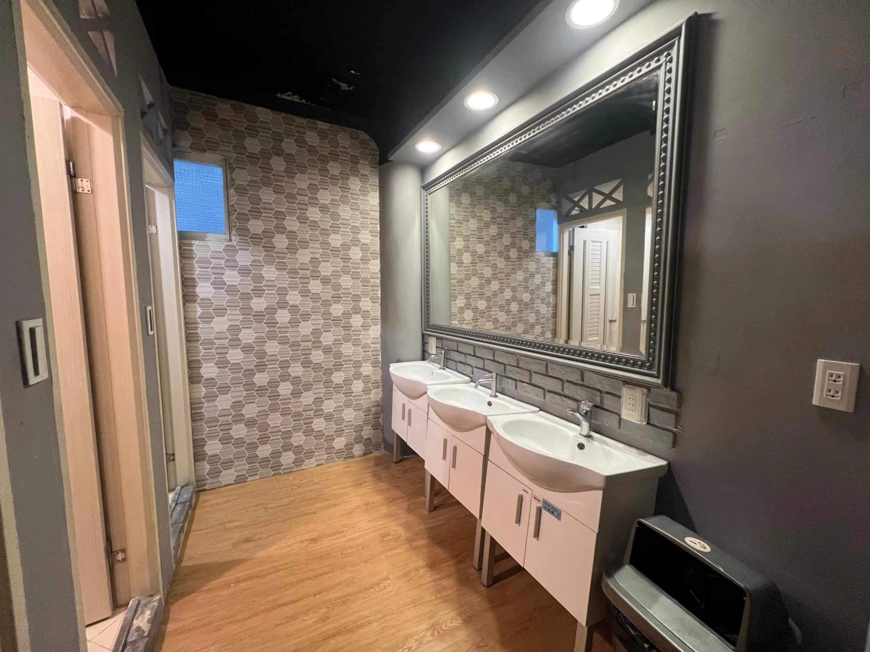 Bathroom in Mu-In Hotel