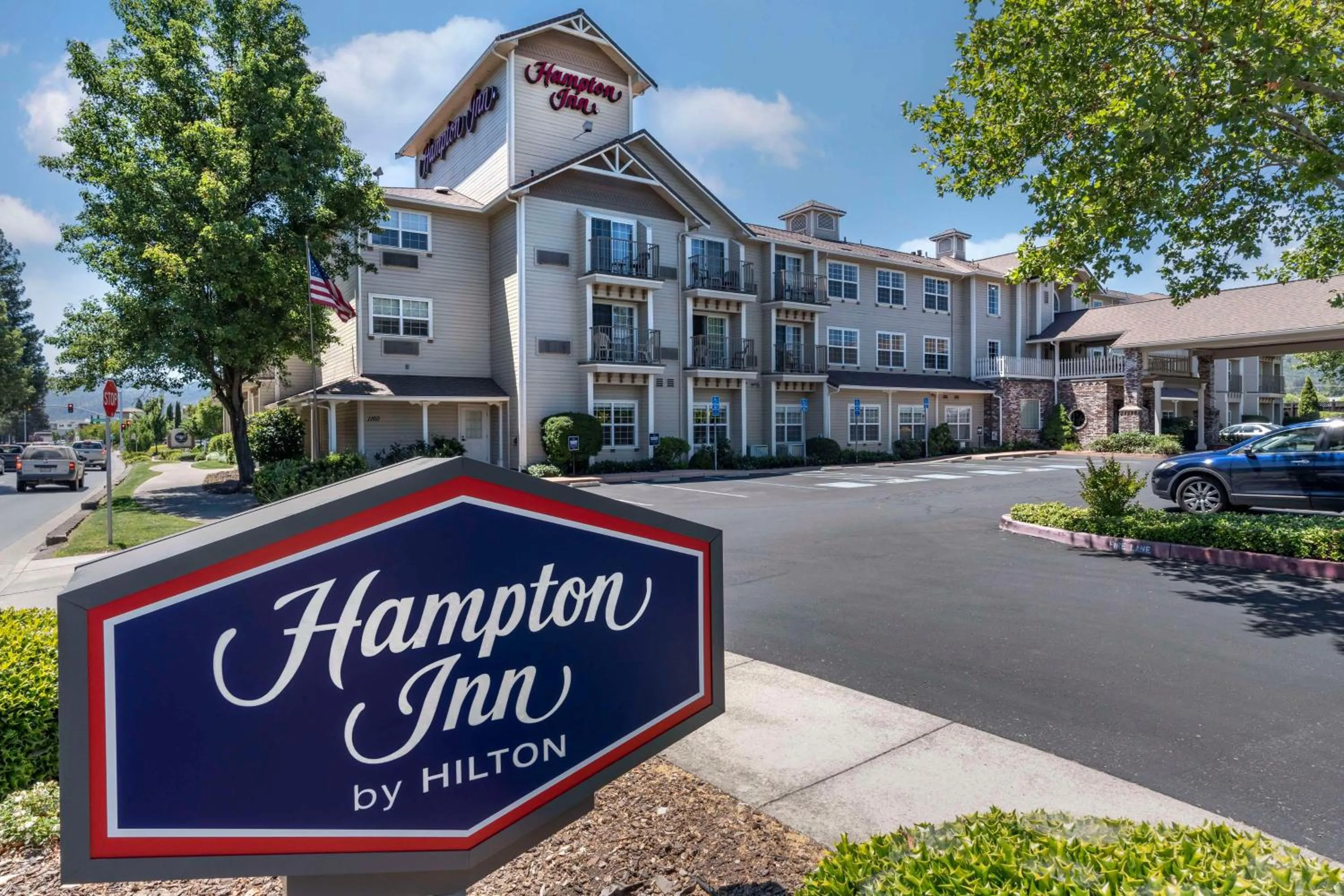 Property building in Hampton Inn Ukiah