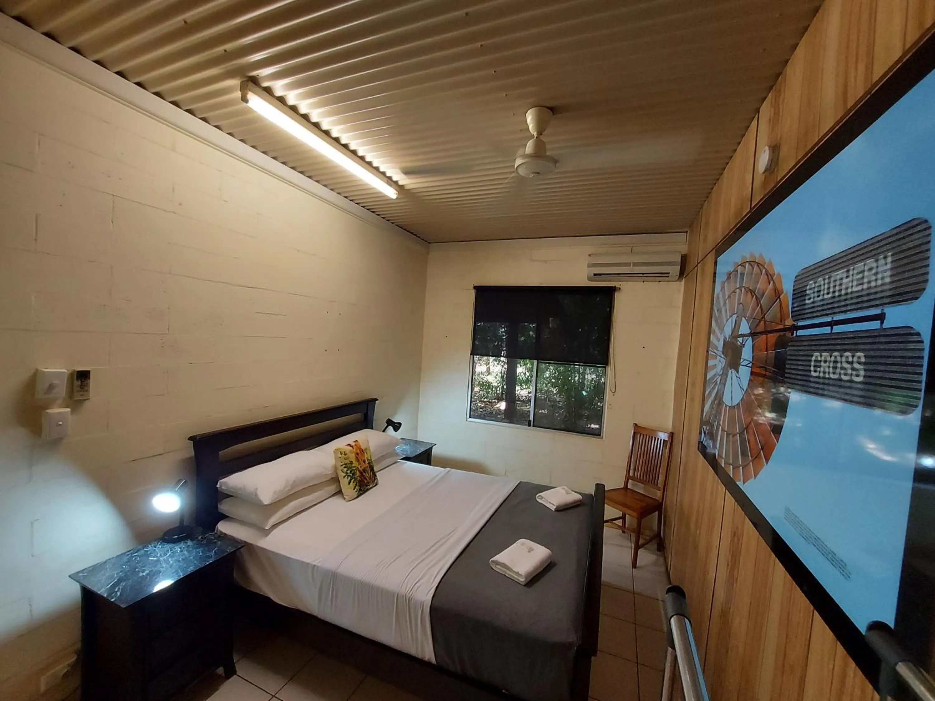 Bedroom, Bed in Litchfield Tourist Park