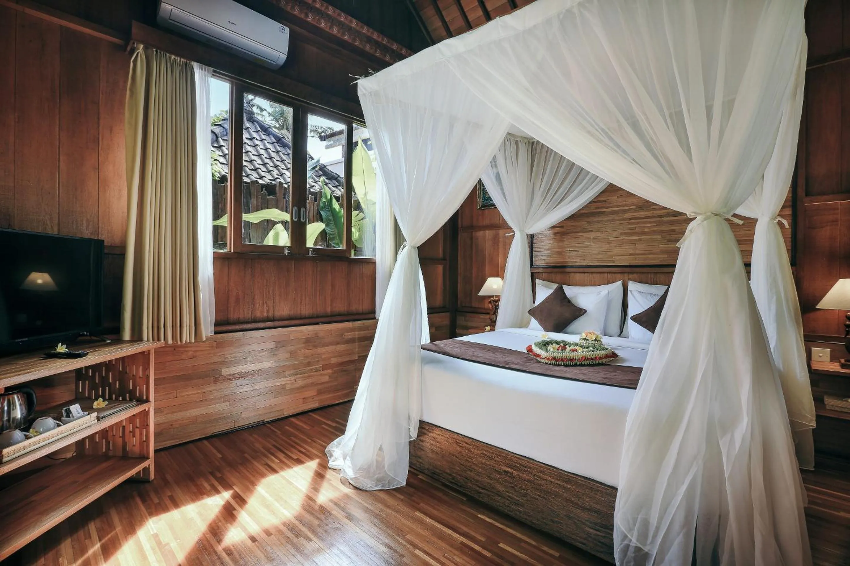 Bedroom, Bed in Candy Villa by GenuineHost