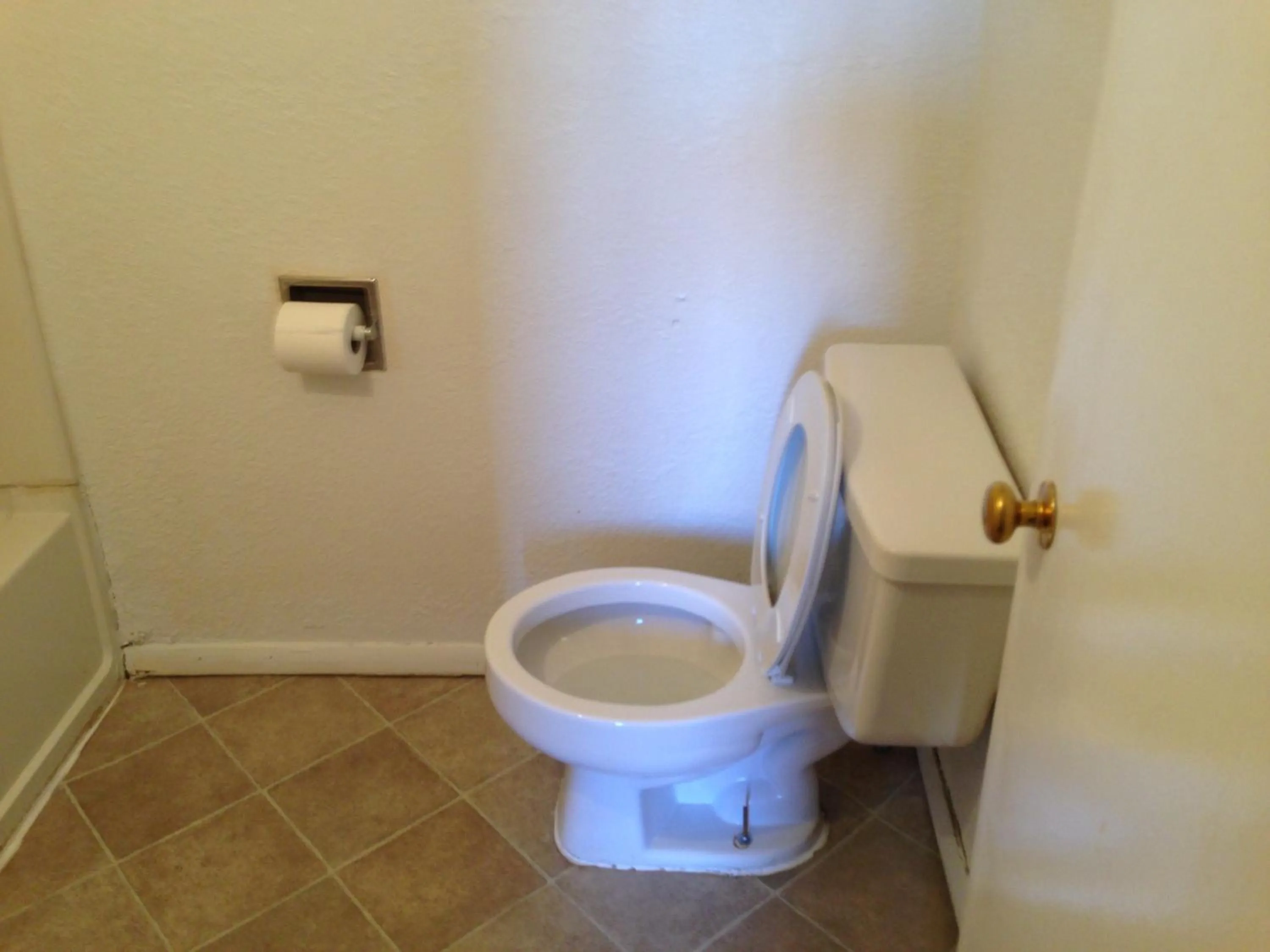 Toilet in National 9 Inn Sand Canyon