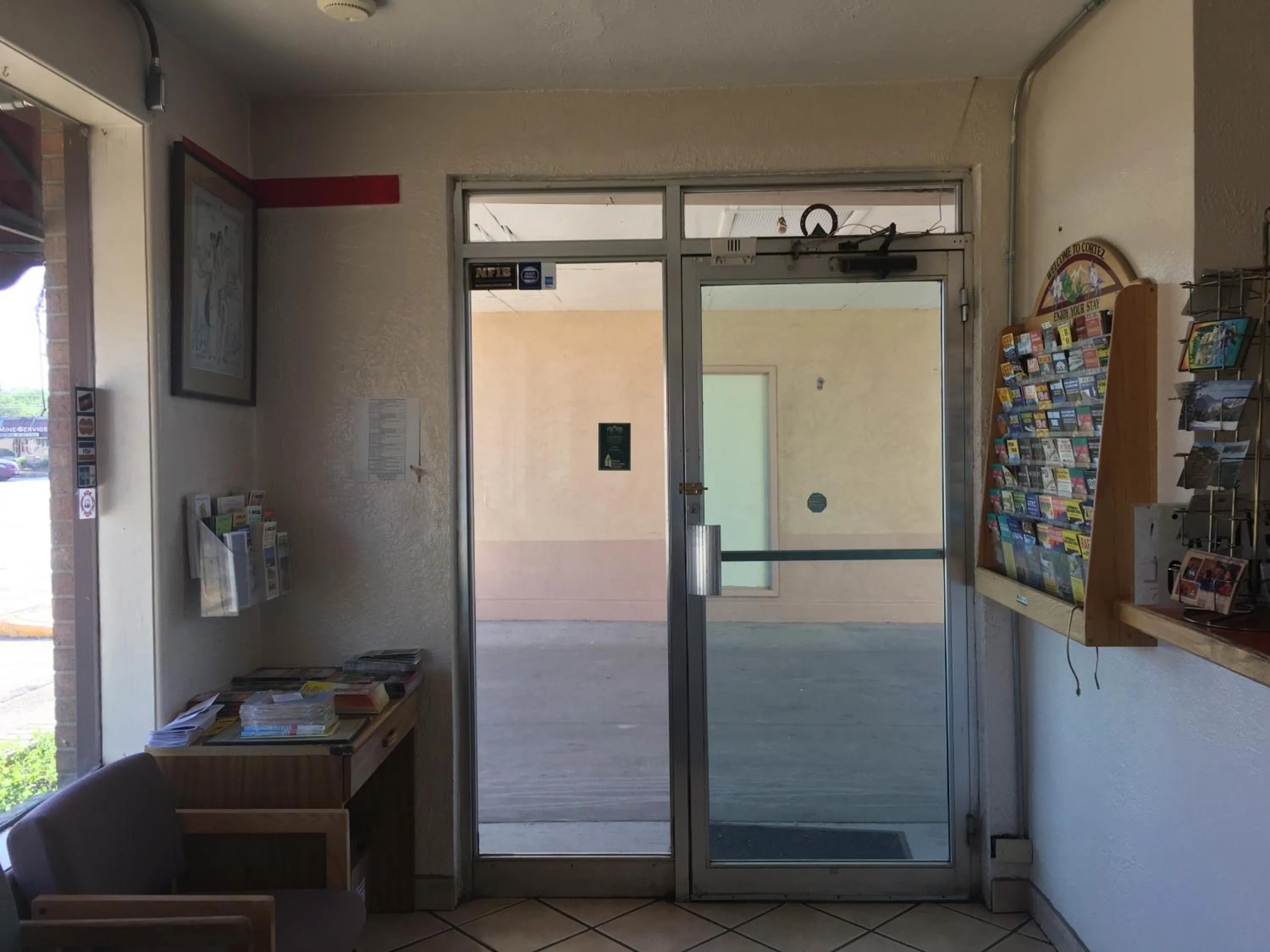 Facade/entrance in National 9 Inn Sand Canyon