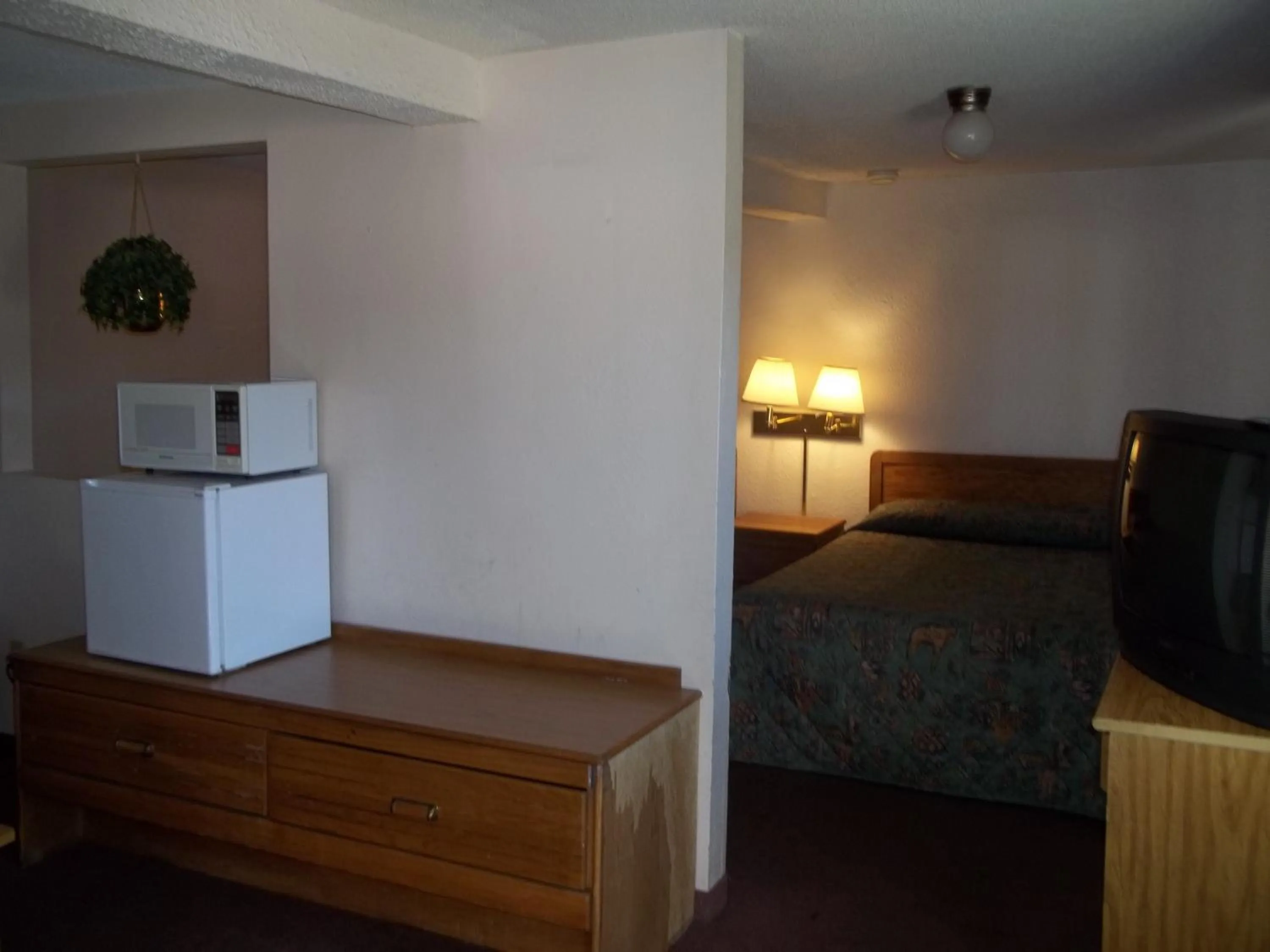 Decorative detail, Bed in National 9 Inn Sand Canyon