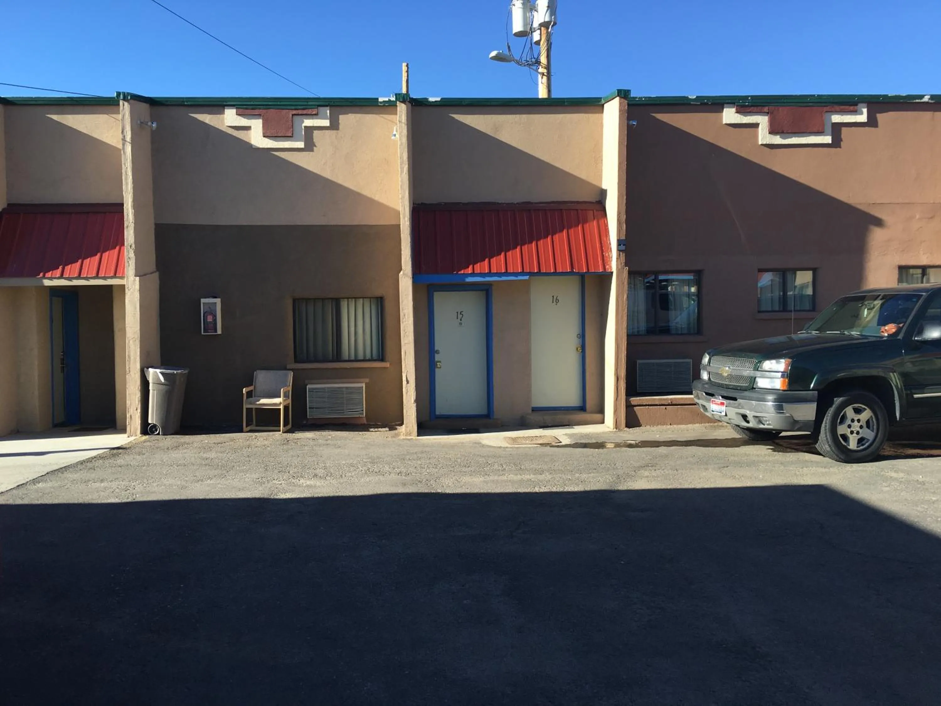 Property building in National 9 Inn Sand Canyon