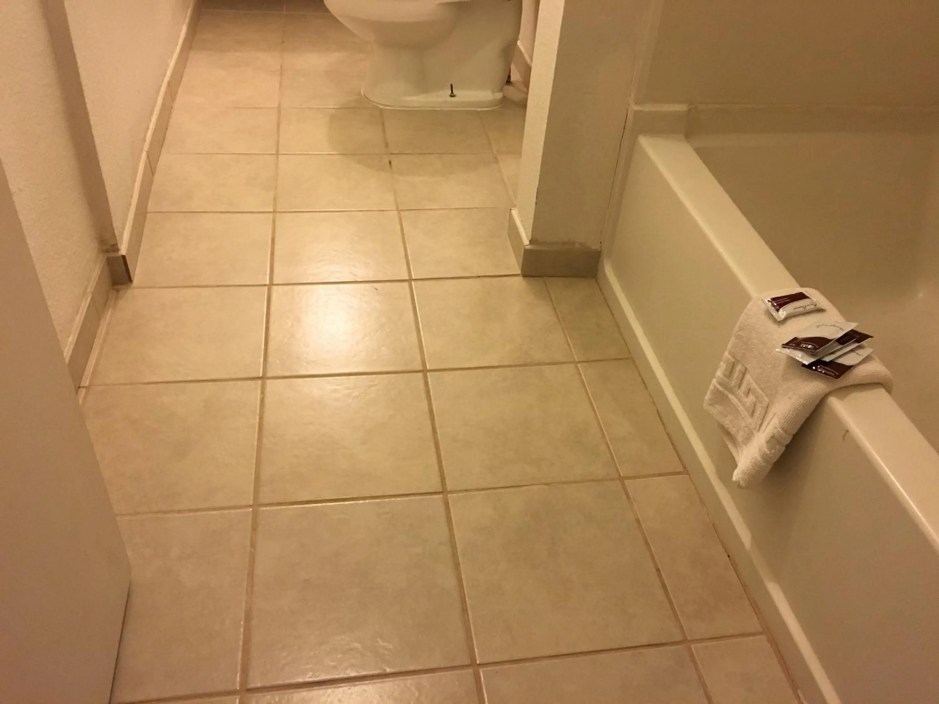 Bathroom in National 9 Inn Sand Canyon