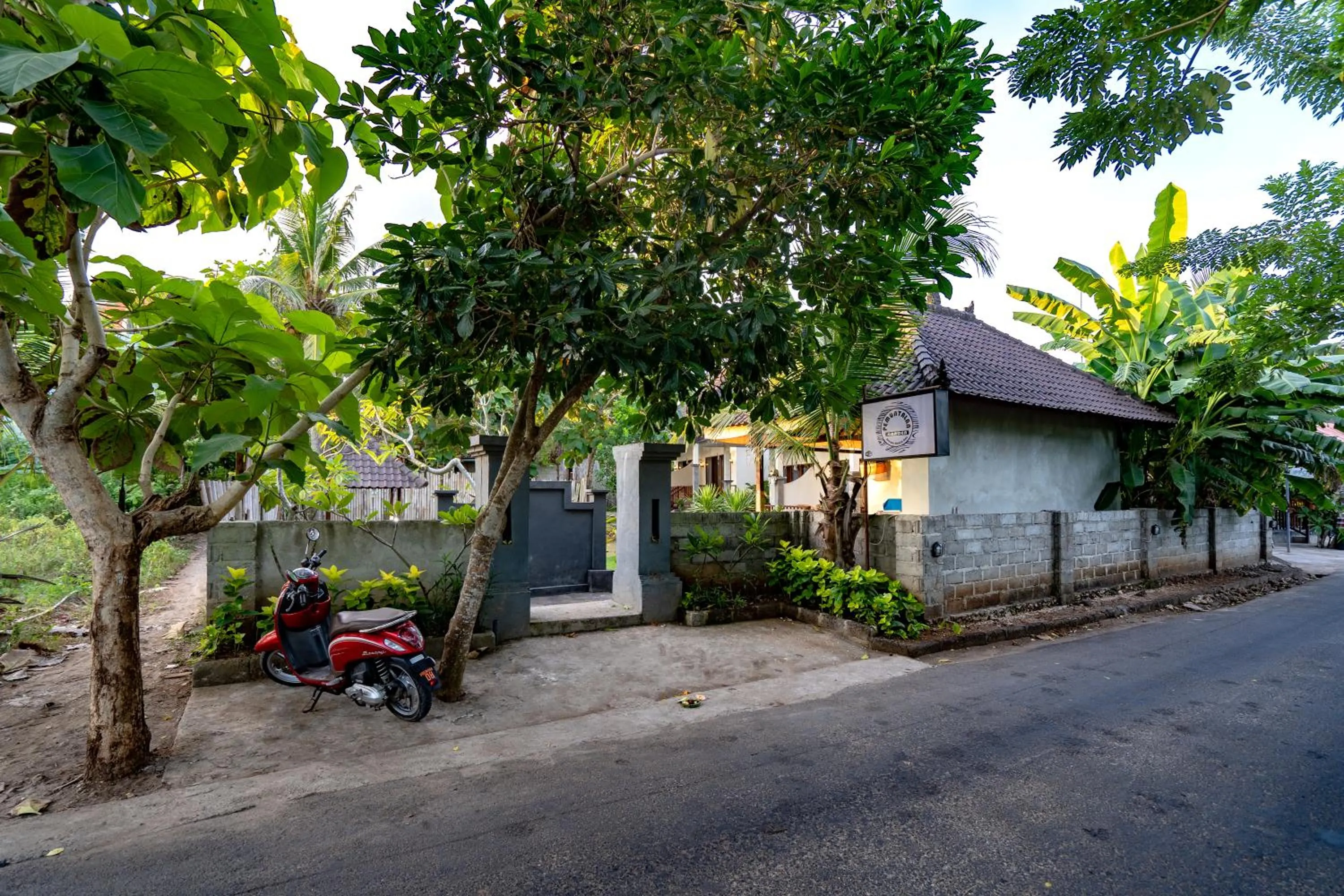 Facade/entrance in Pemuntalan Guesthouse