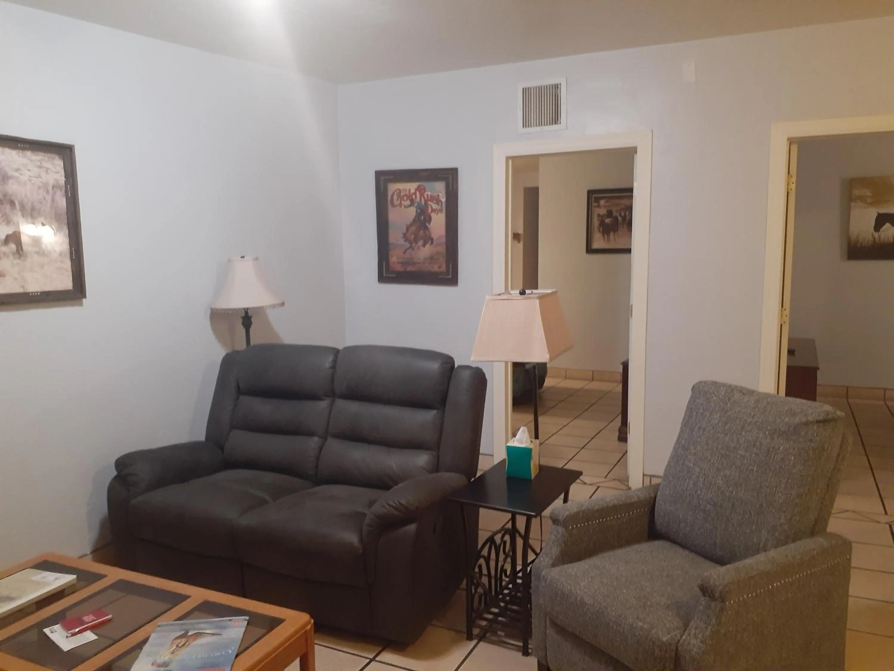 Living room in Stagecoach Suites