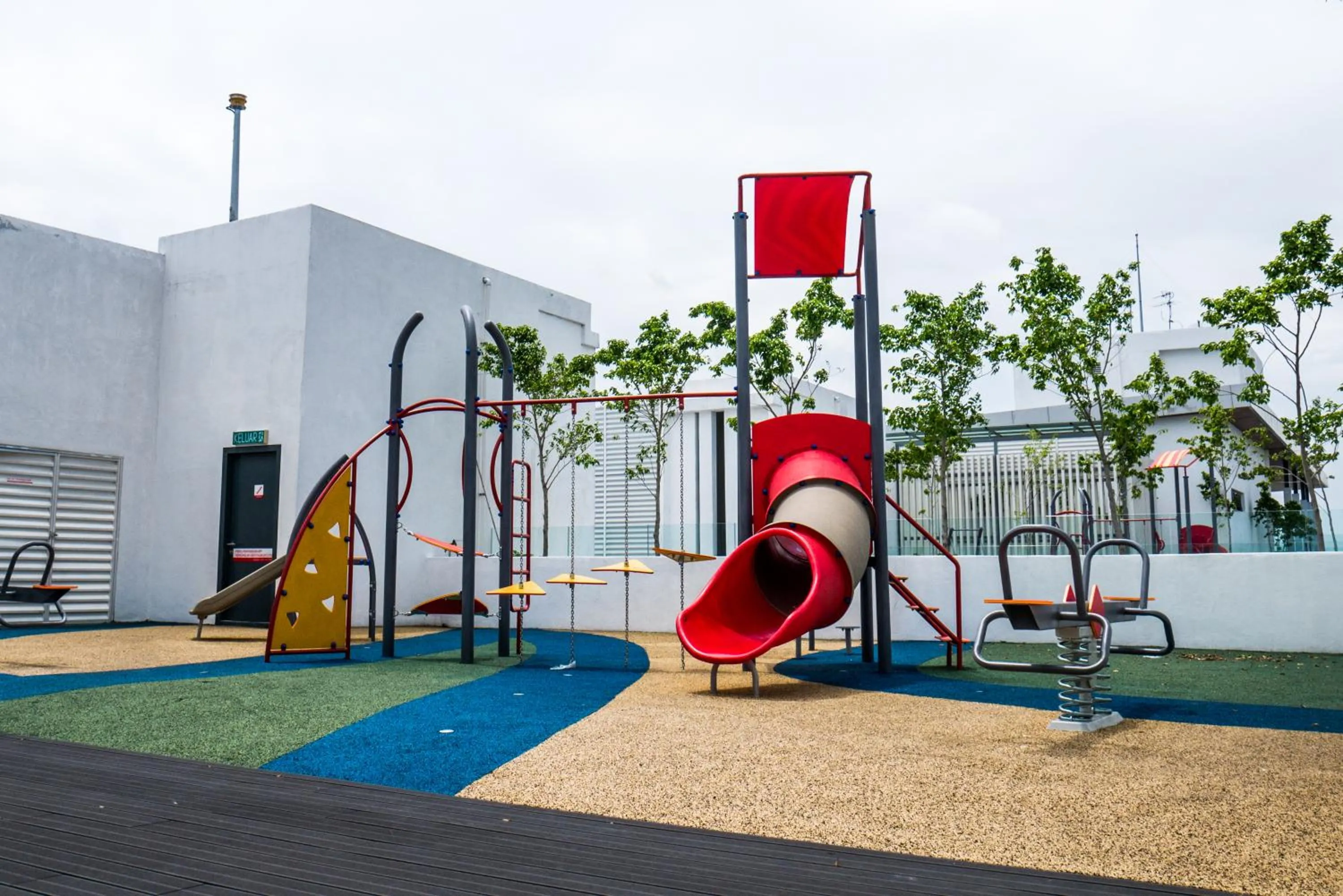 Property building in Damen Subang by Widebed