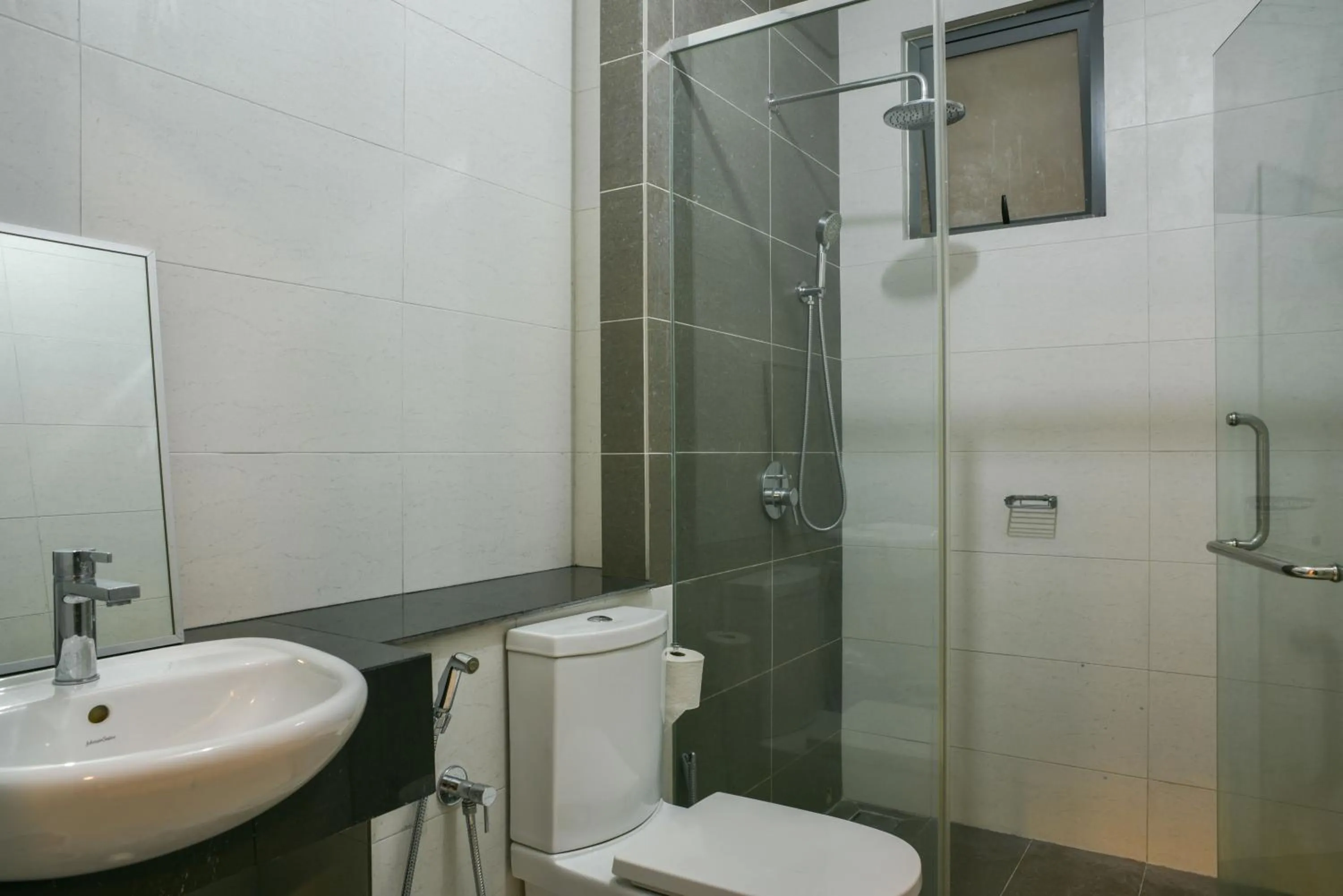 Damen Subang by Widebed